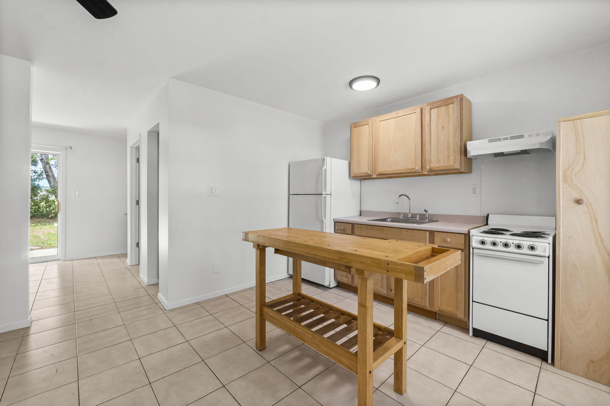 BEACH HIGHLAND - Residential Lease