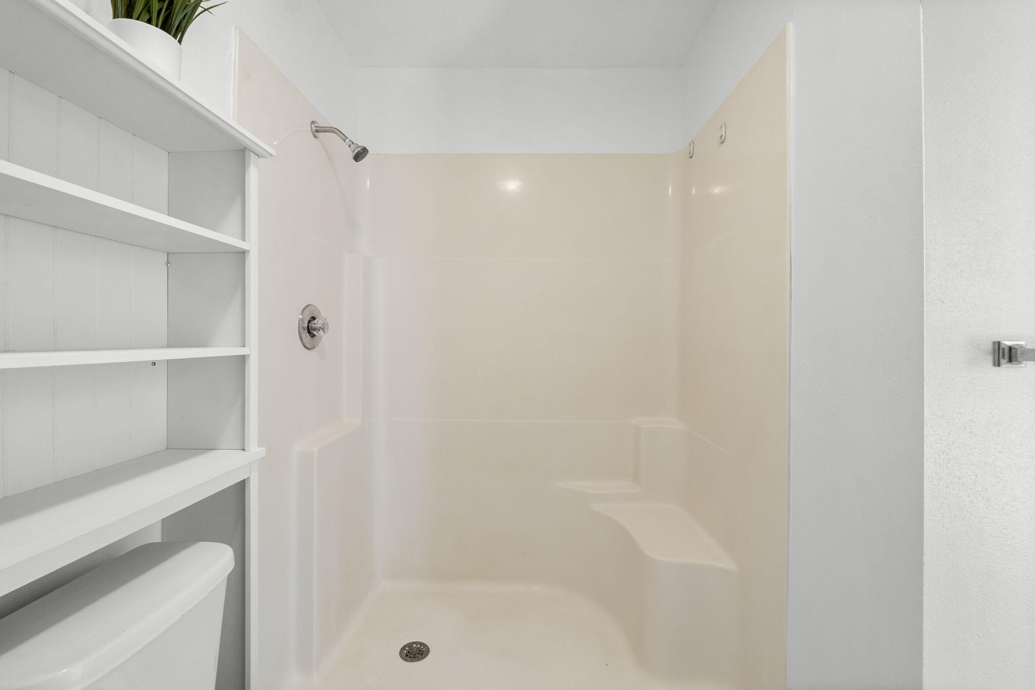 BEACH HIGHLAND - Residential Lease