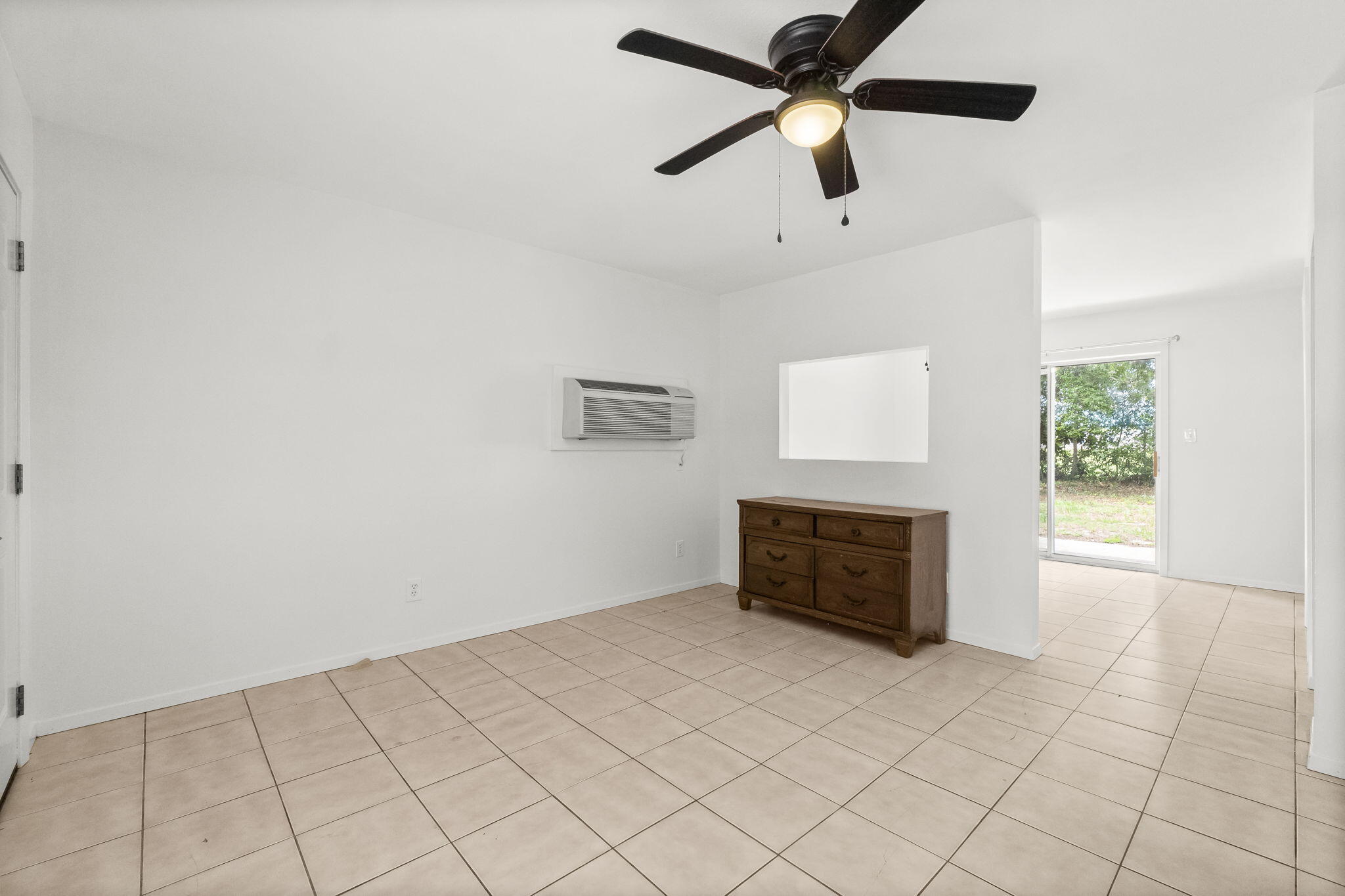 BEACH HIGHLAND - Residential Lease