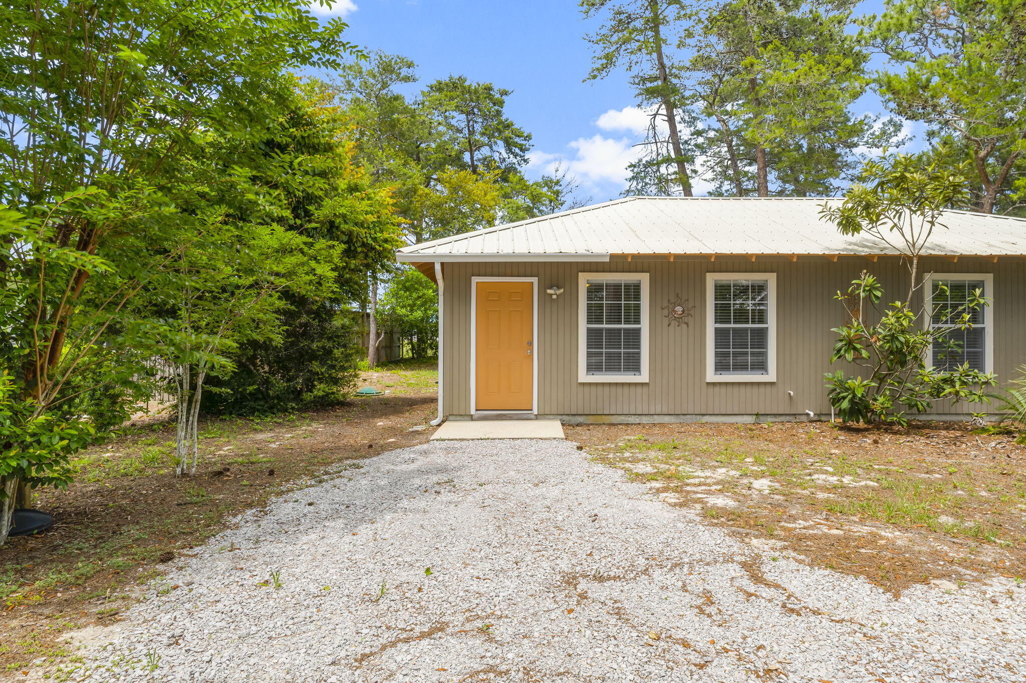 BEACH HIGHLAND - Residential Lease