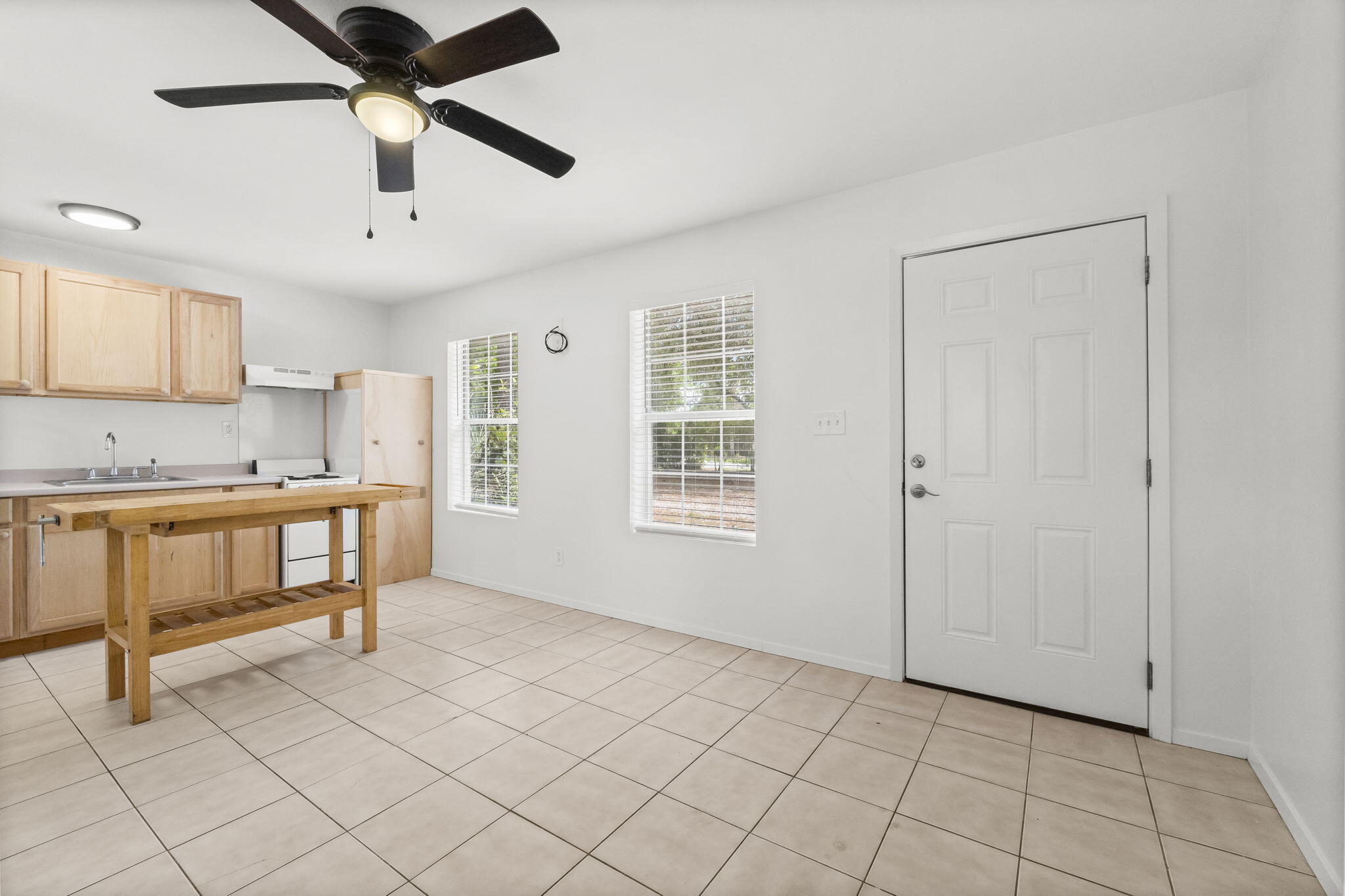 BEACH HIGHLAND - Residential Lease