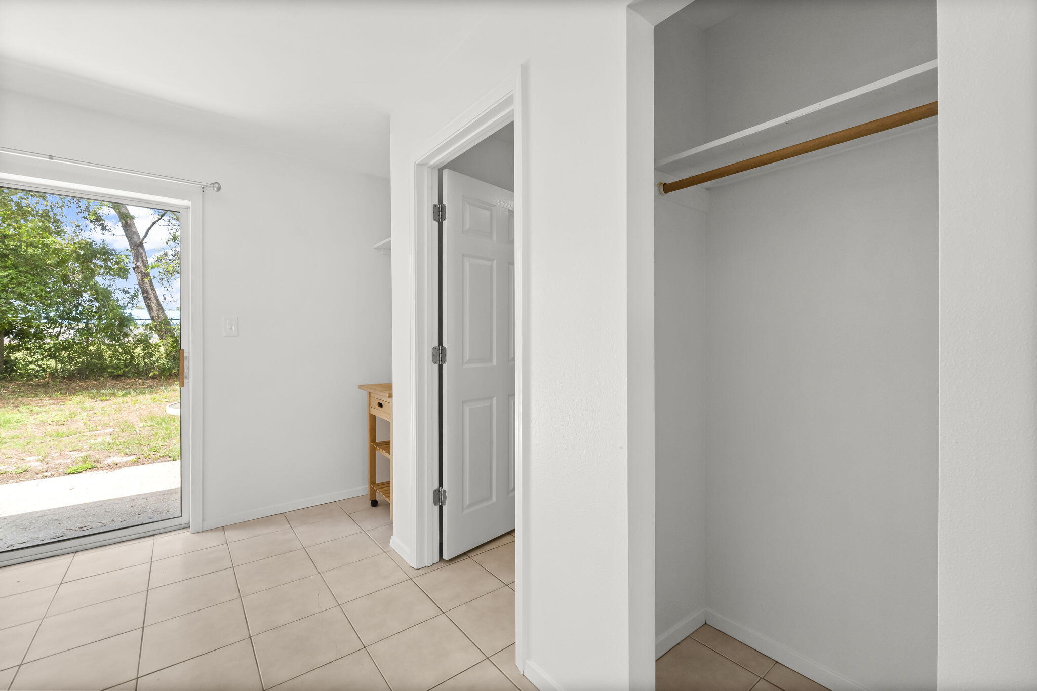 BEACH HIGHLAND - Residential Lease