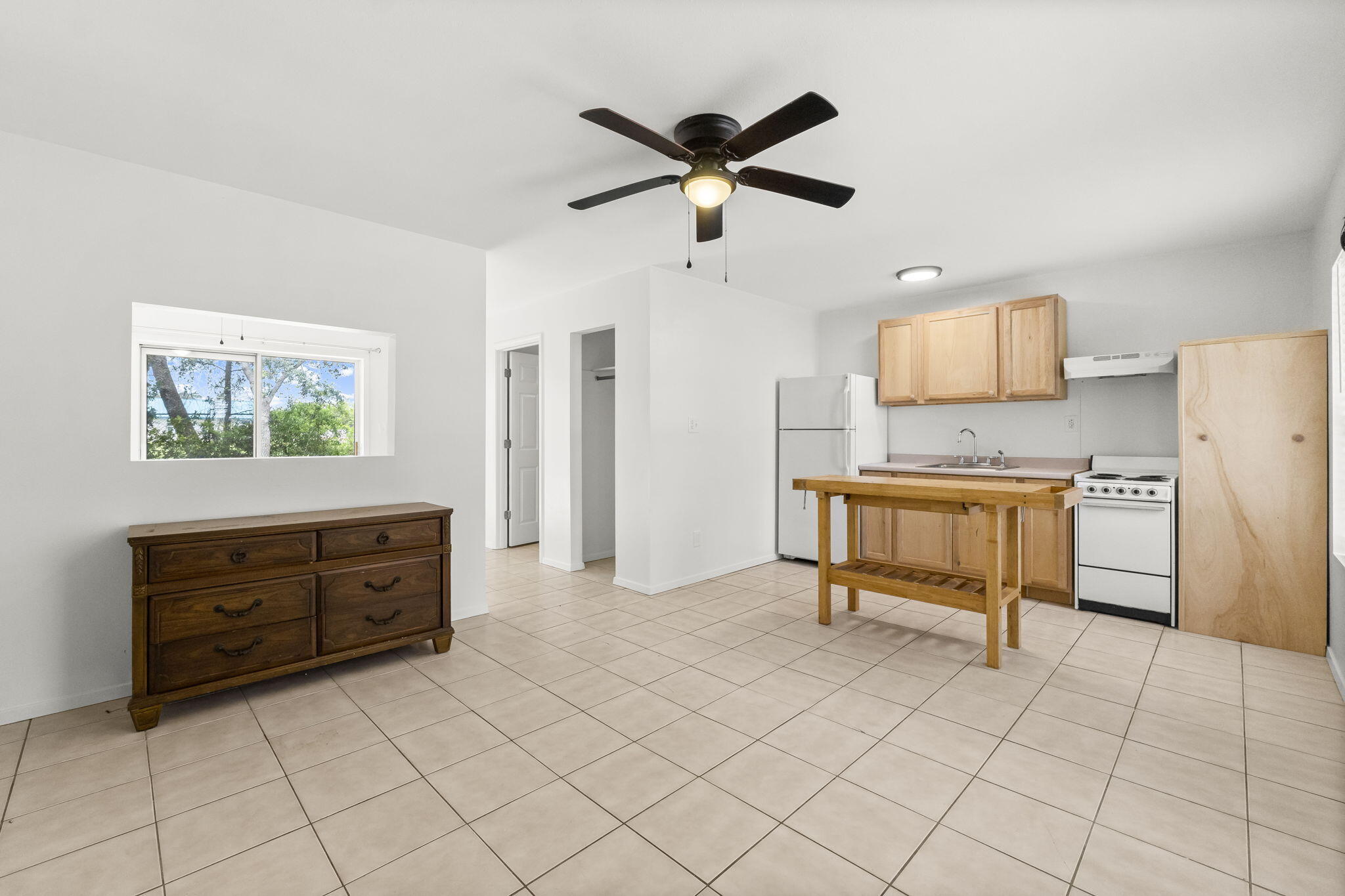 BEACH HIGHLAND - Residential Lease