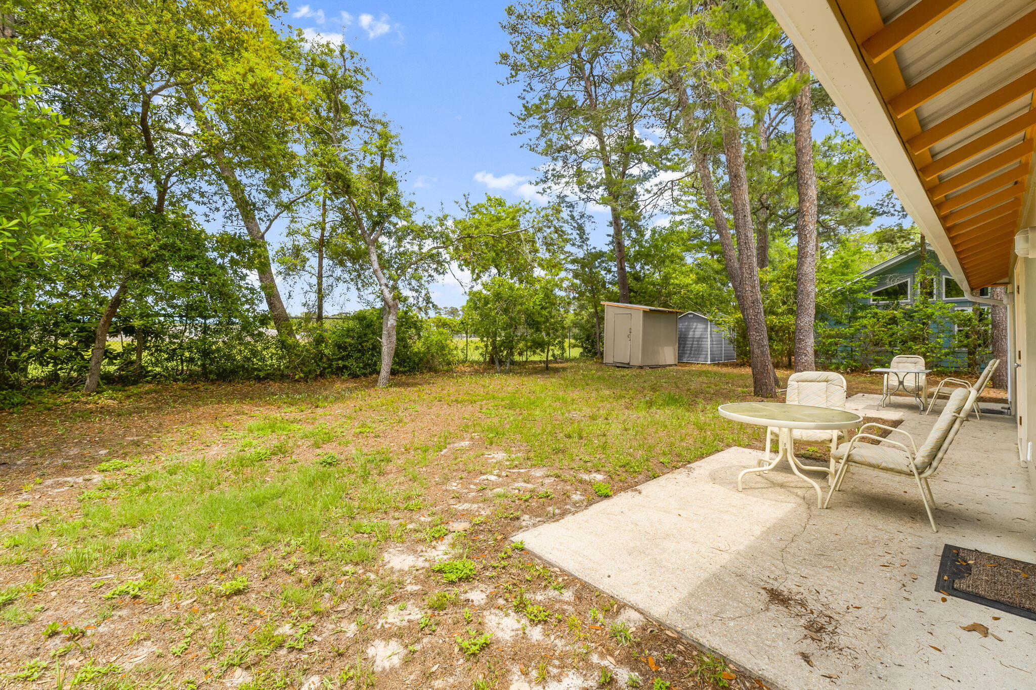 BEACH HIGHLAND - Residential Lease