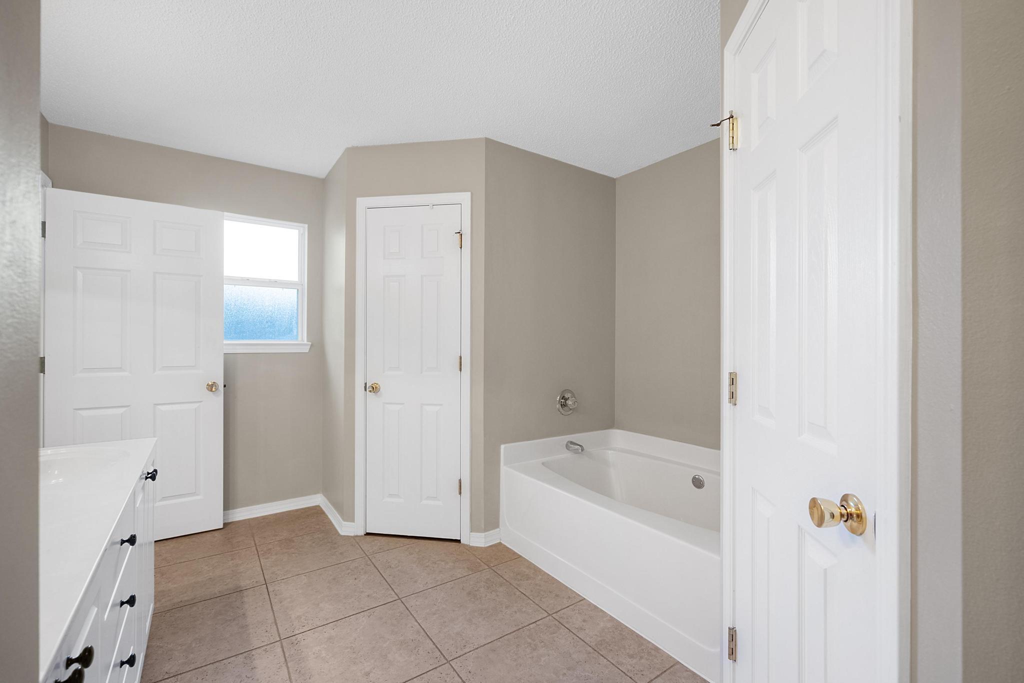 NORTHVIEW ESTATES 5TH ADDN - Residential