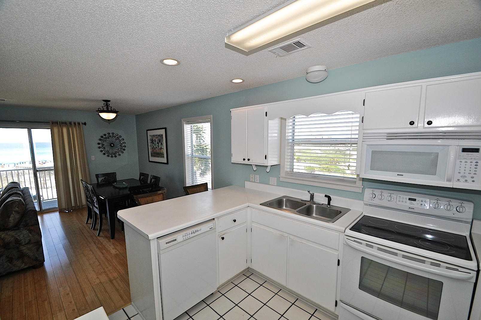 BEACHSIDE VILLAS CONDO - Residential