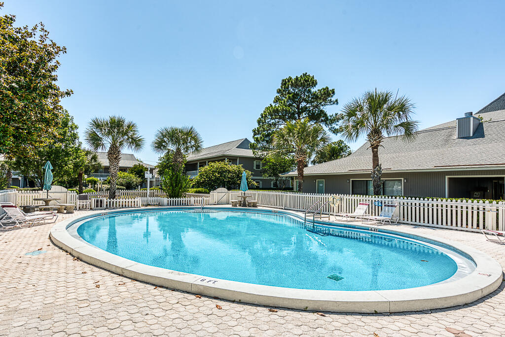 BEACHWOOD VILLAS CONDO - Residential