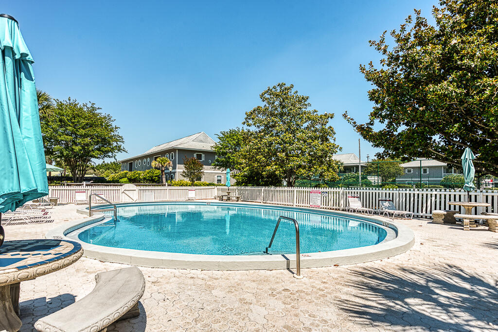 BEACHWOOD VILLAS CONDO - Residential