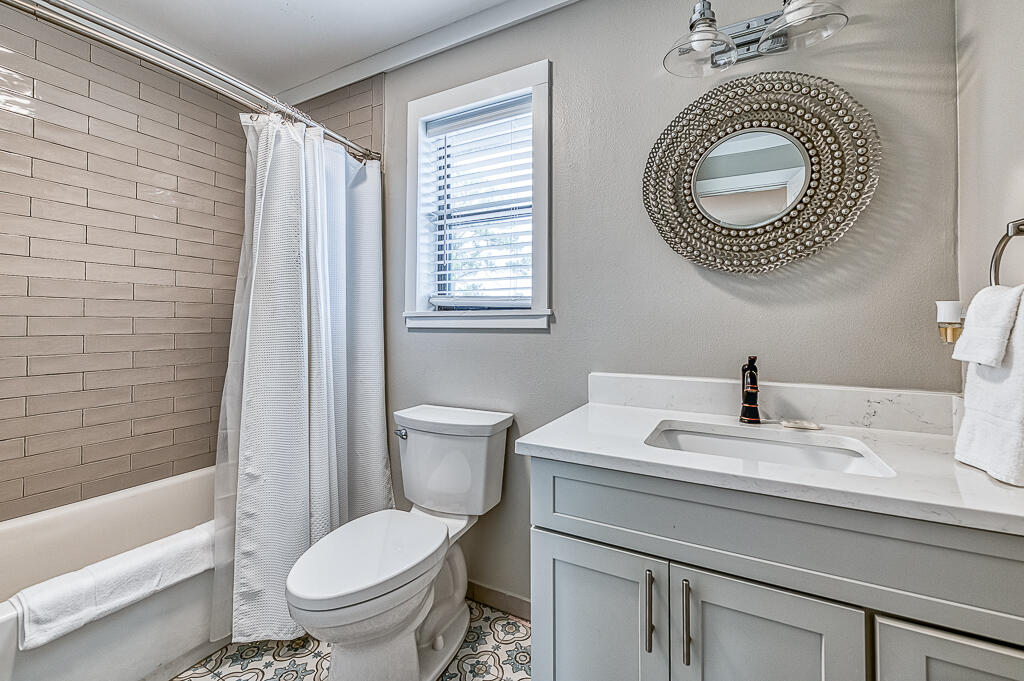 BEACHWOOD VILLAS CONDO - Residential