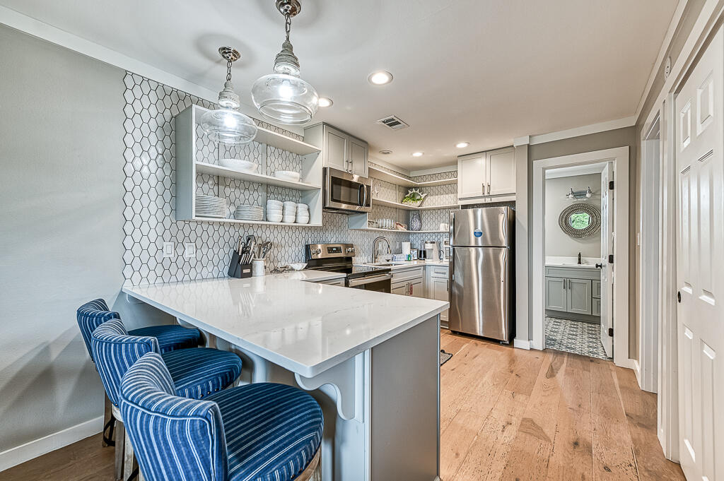 BEACHWOOD VILLAS CONDO - Residential