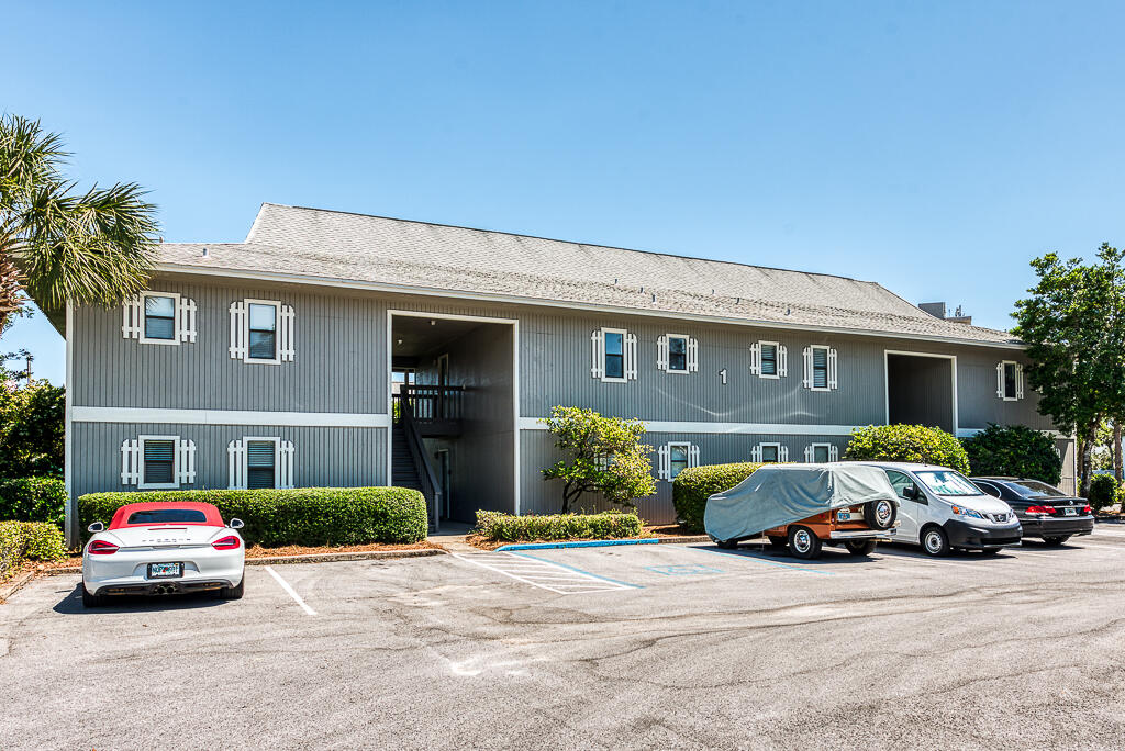 BEACHWOOD VILLAS CONDO - Residential