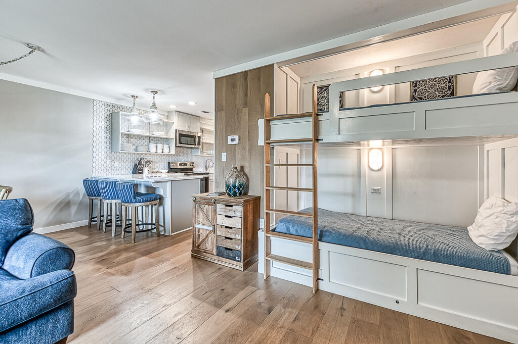 BEACHWOOD VILLAS CONDO - Residential