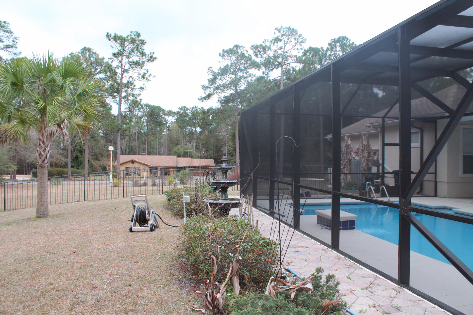 PINE SHORES - Residential