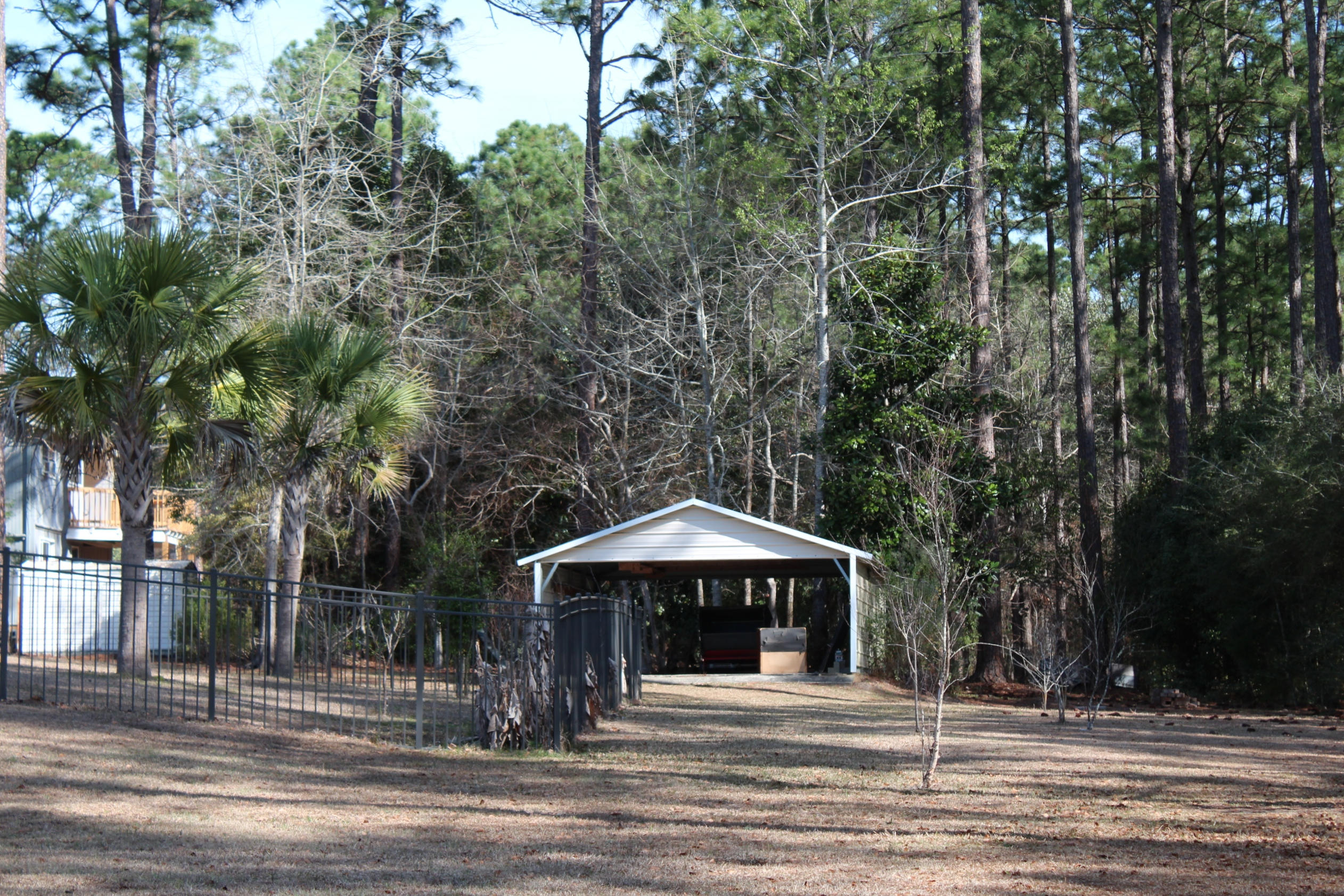 PINE SHORES - Residential