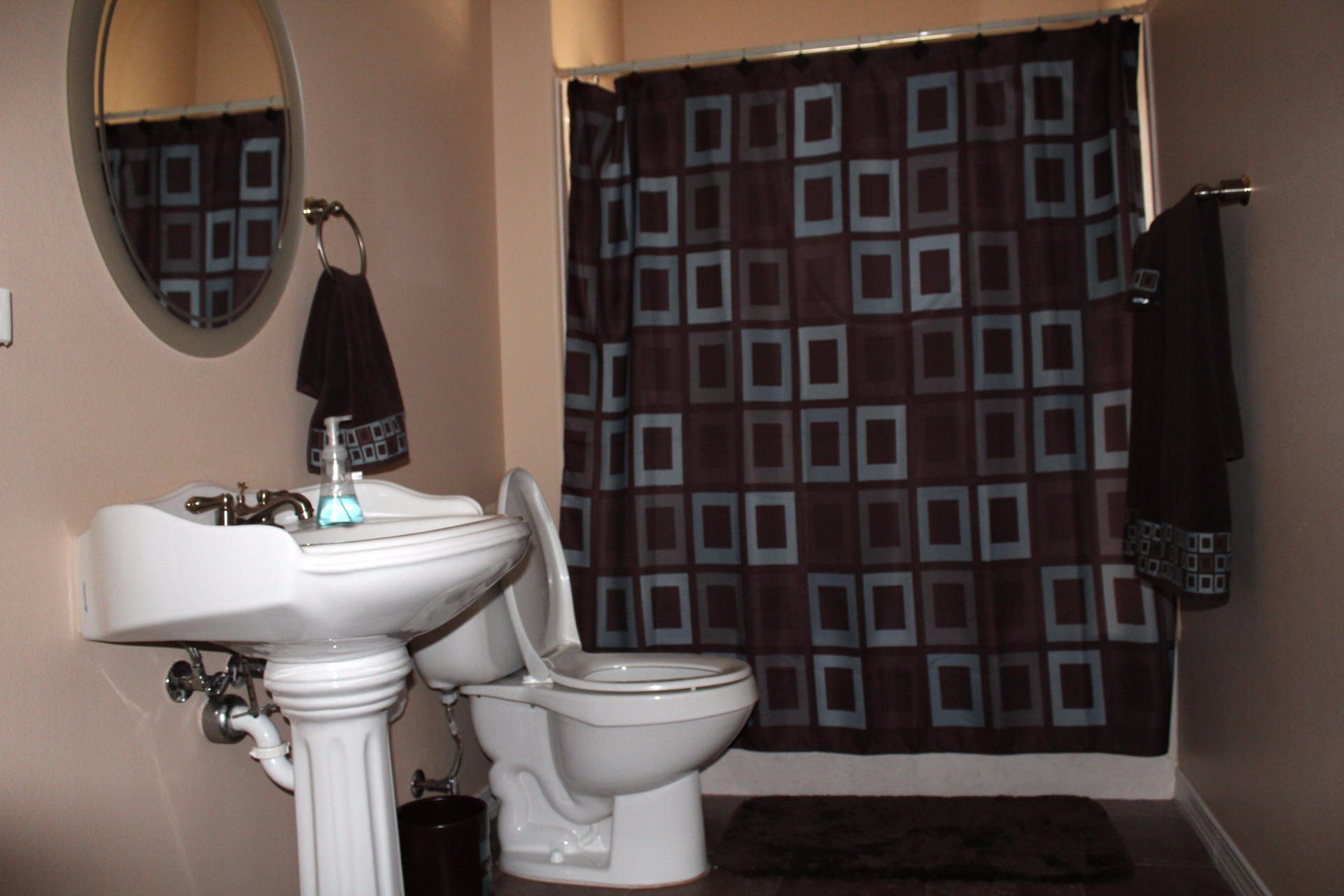 PINE SHORES - Residential