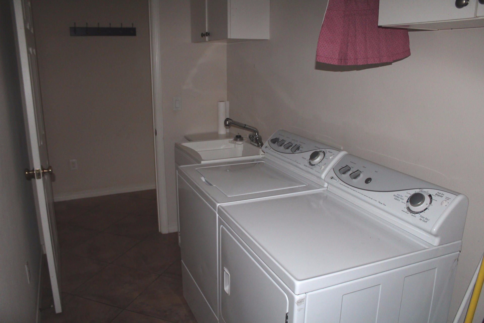 PINE SHORES - Residential