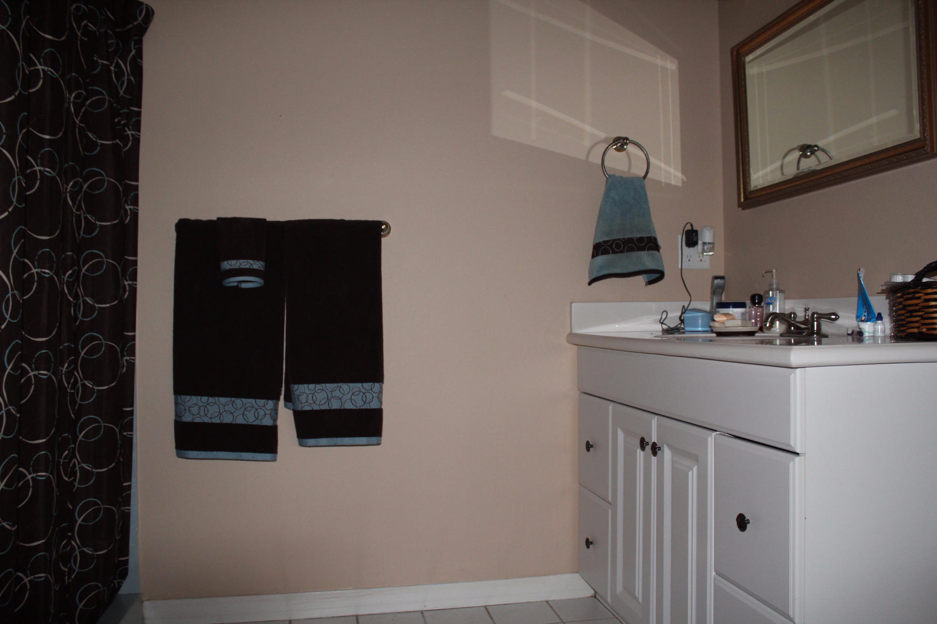 PINE SHORES - Residential