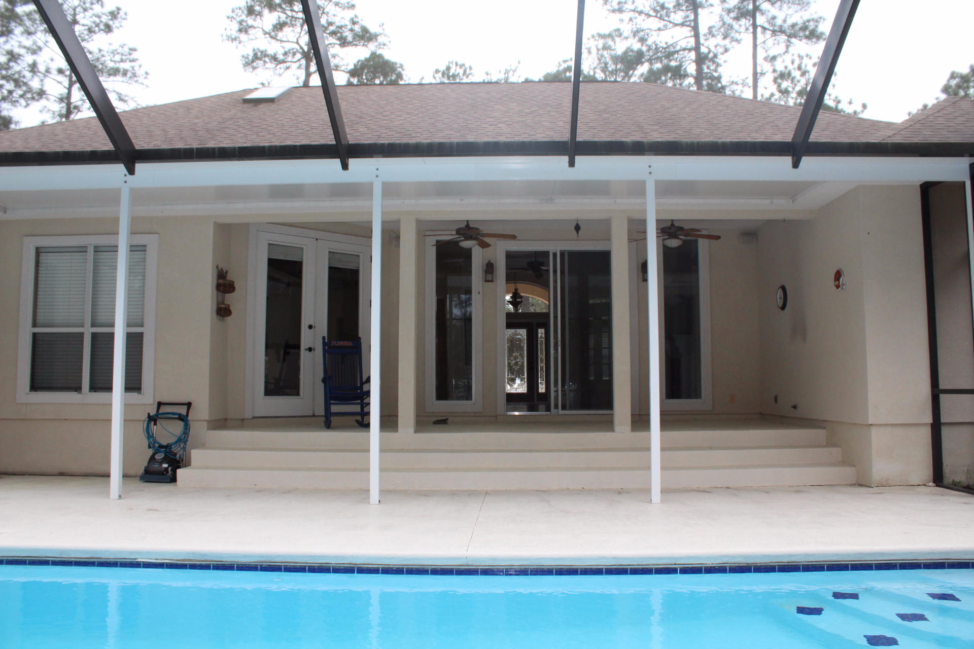 PINE SHORES - Residential