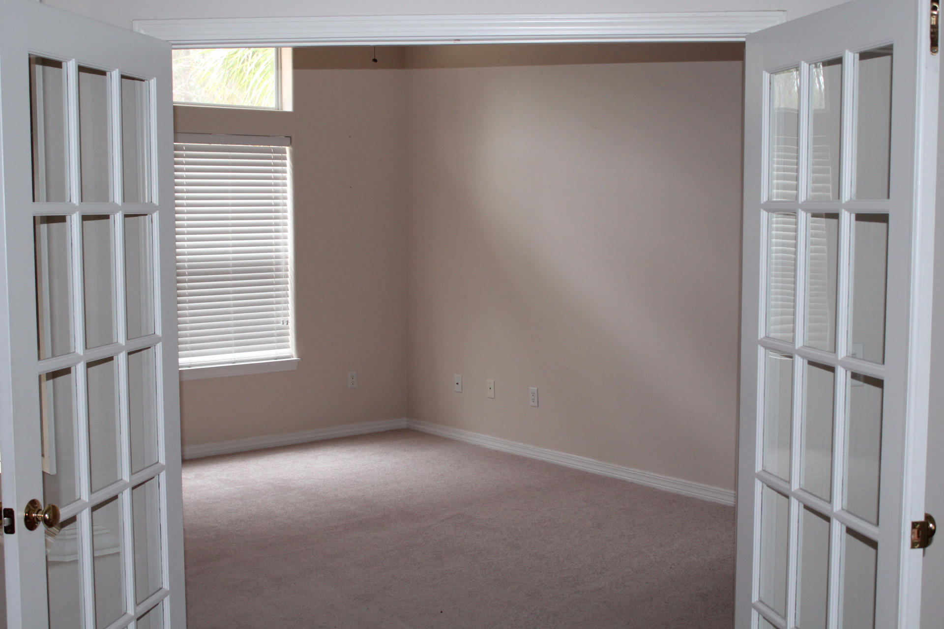 PINE SHORES - Residential