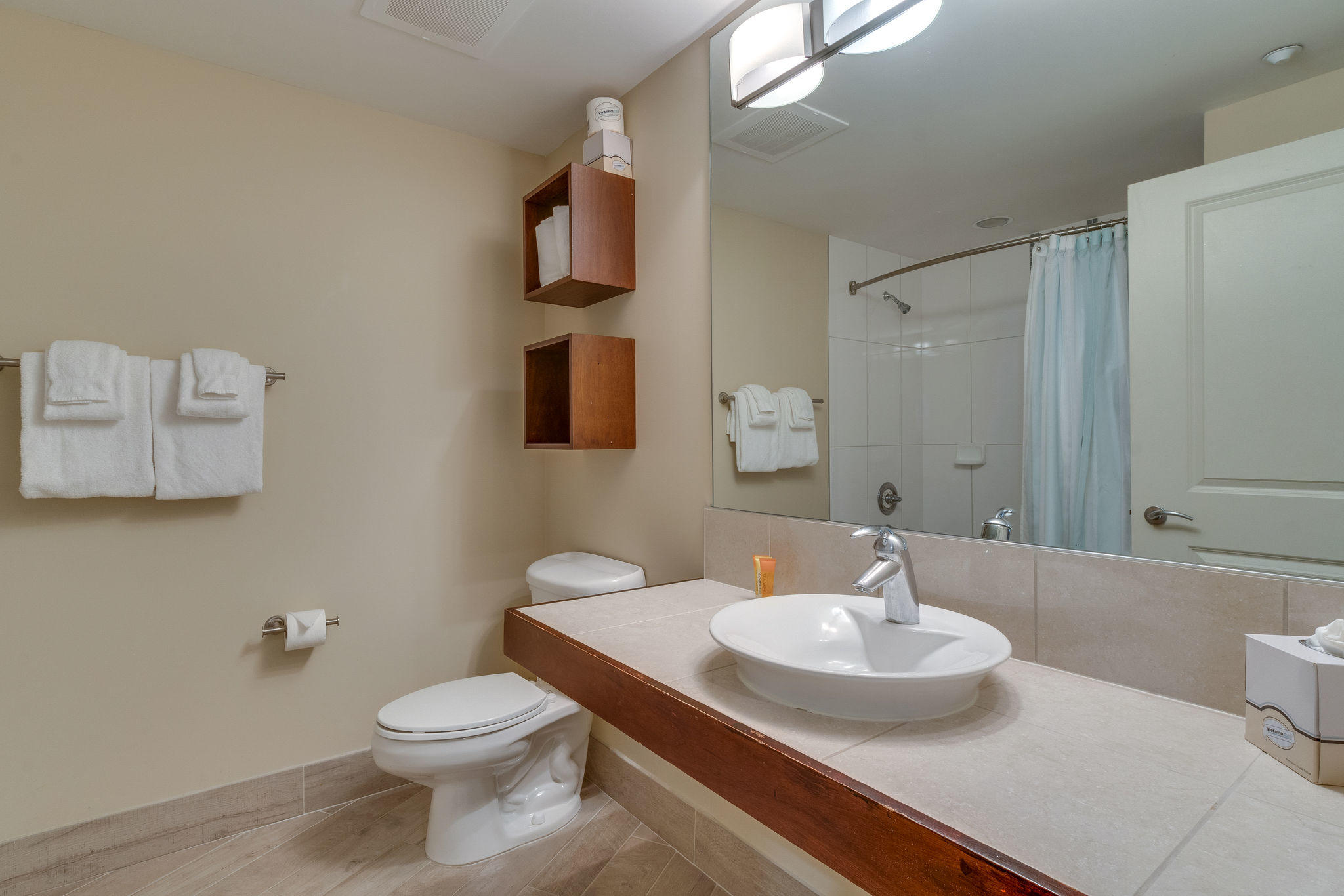 BAHIA CONDO - Residential