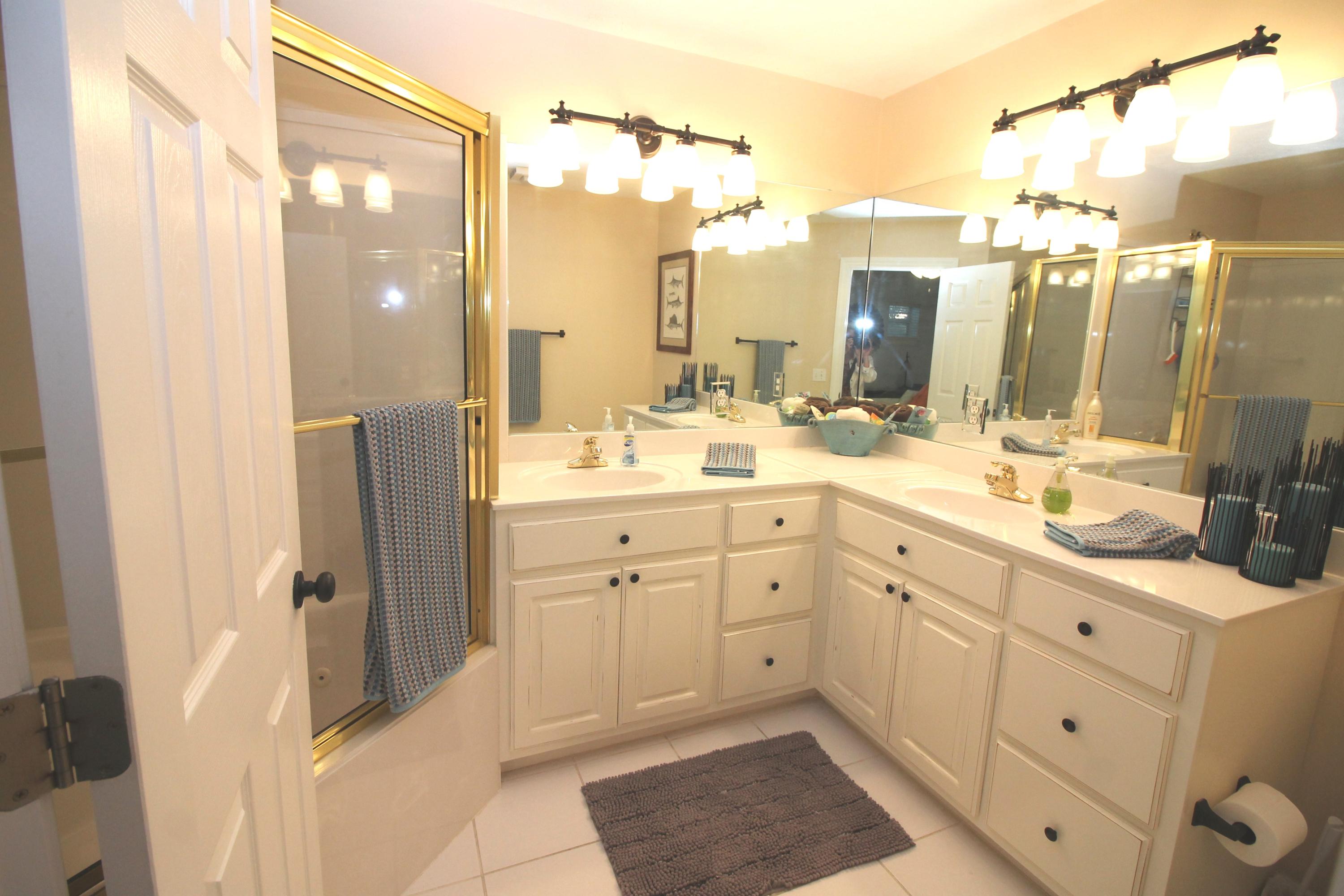 Thomas Drive Town homes - Residential