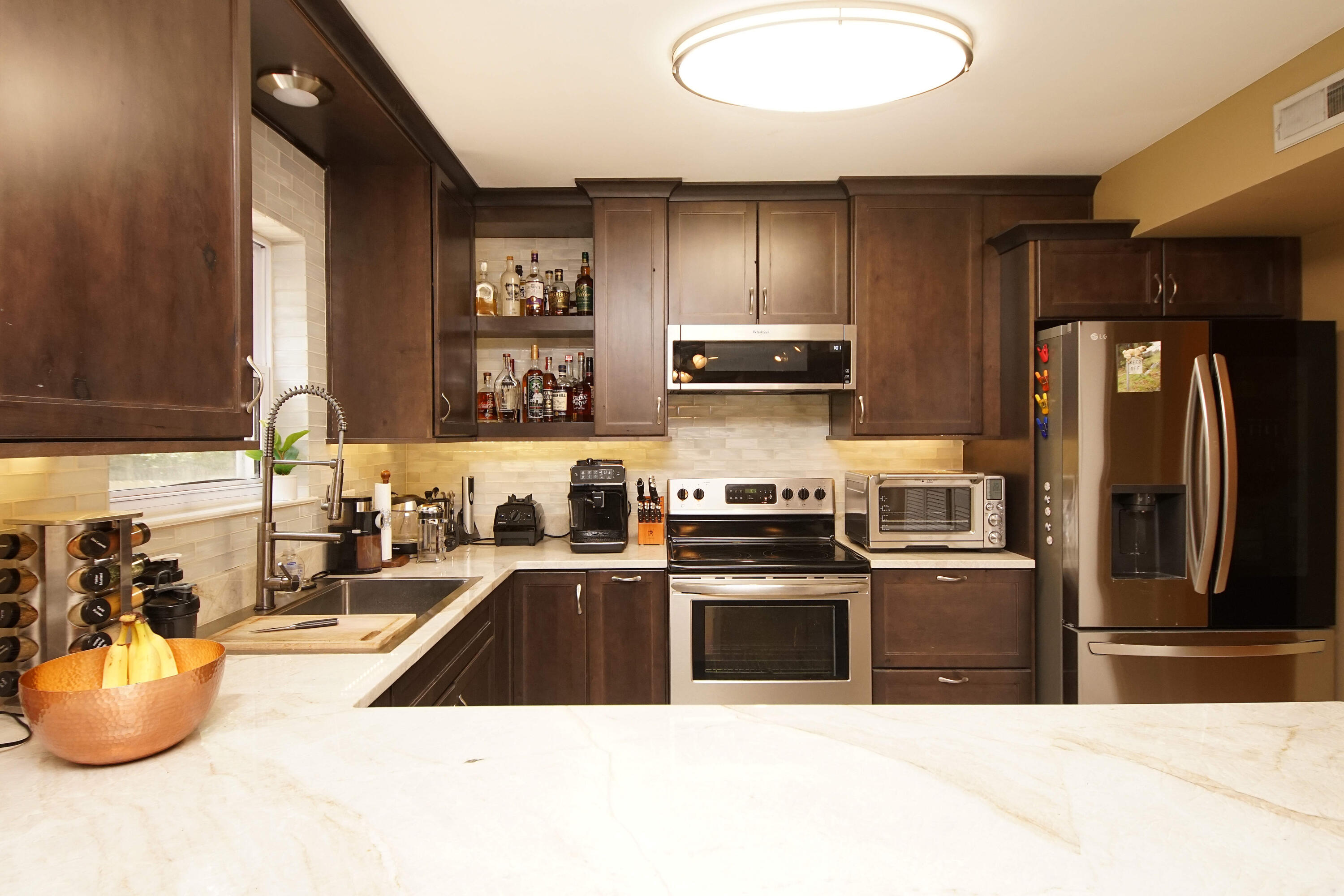 COUNTRY CLUB ESTATES - Residential Lease