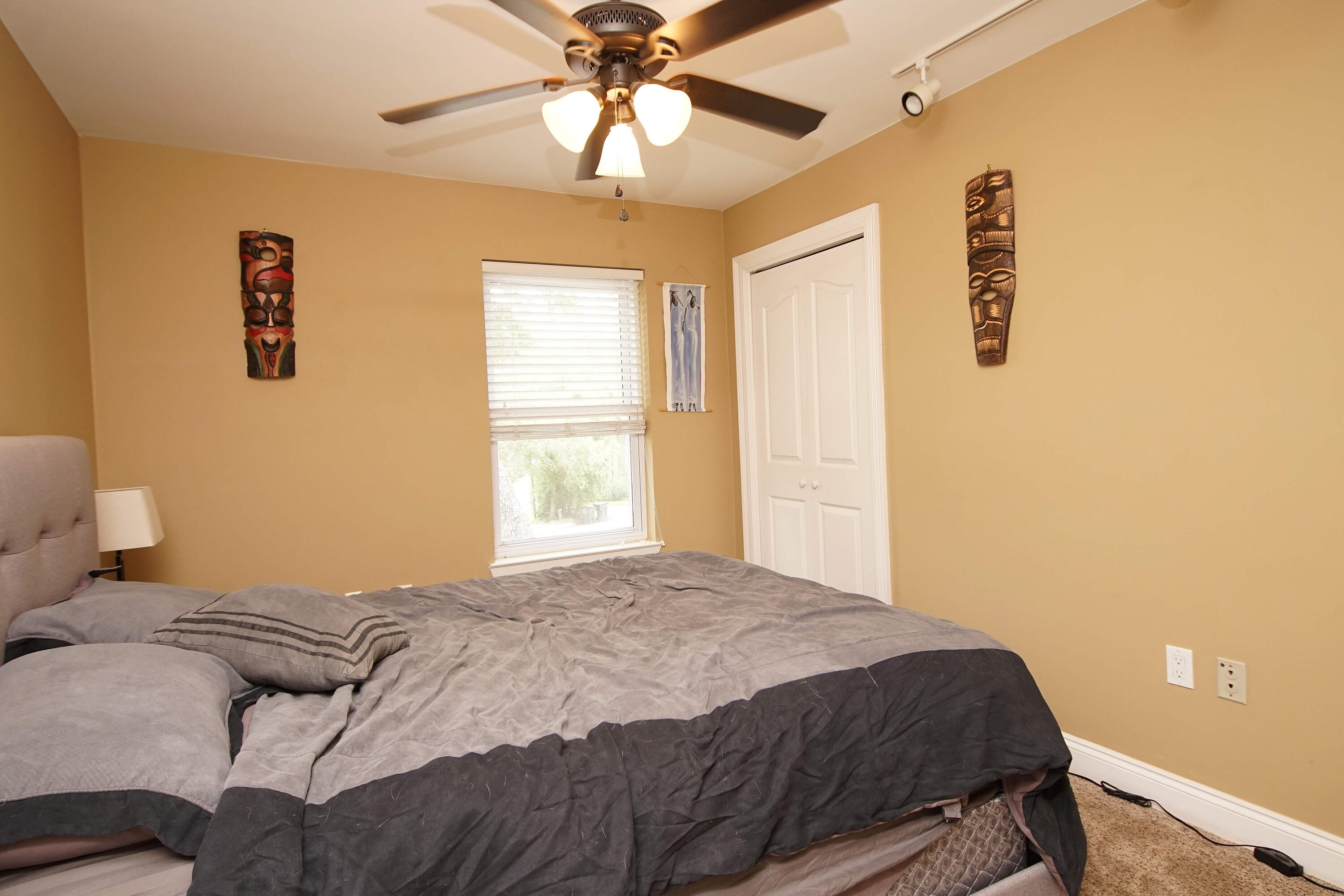 COUNTRY CLUB ESTATES - Residential Lease
