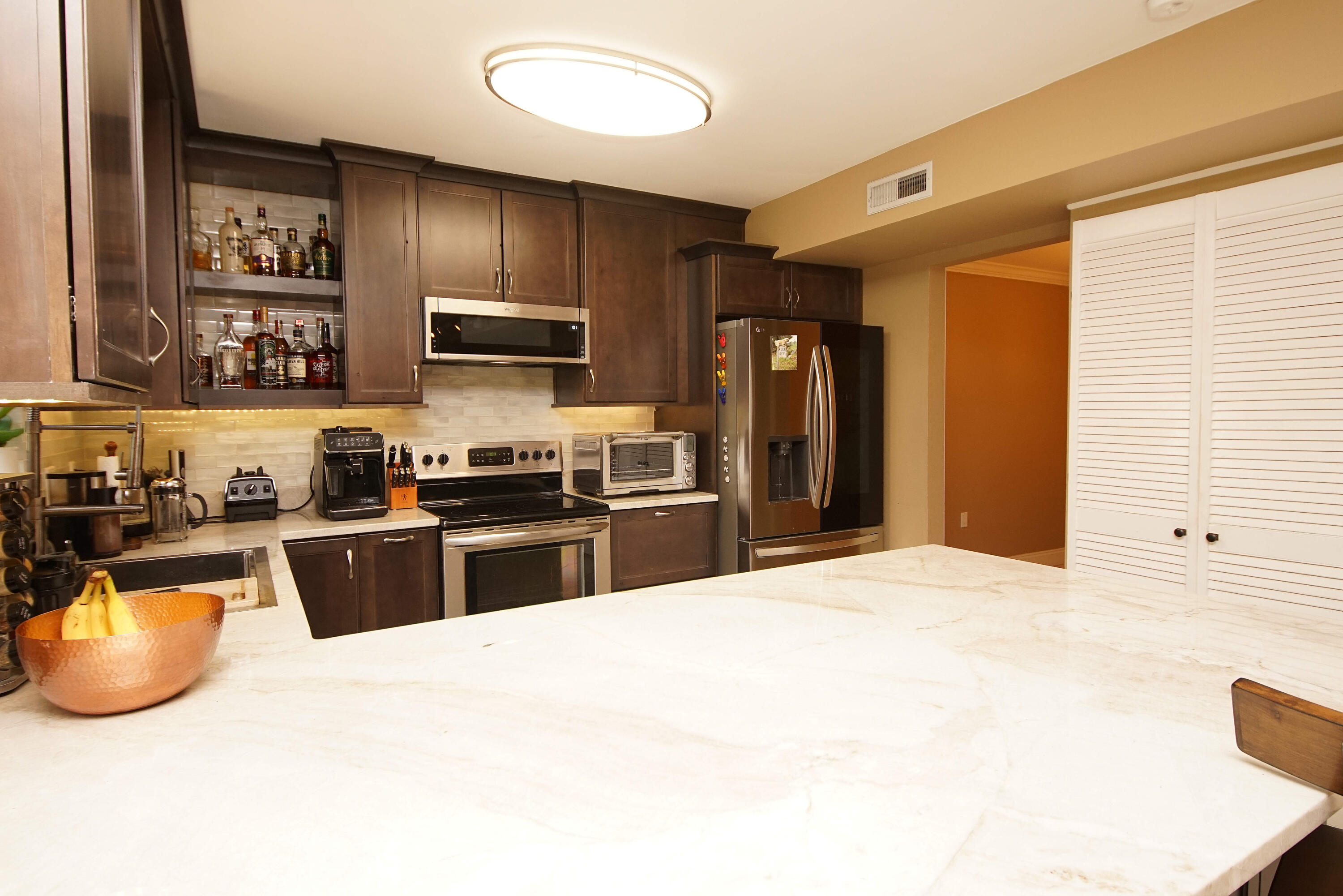 COUNTRY CLUB ESTATES - Residential Lease