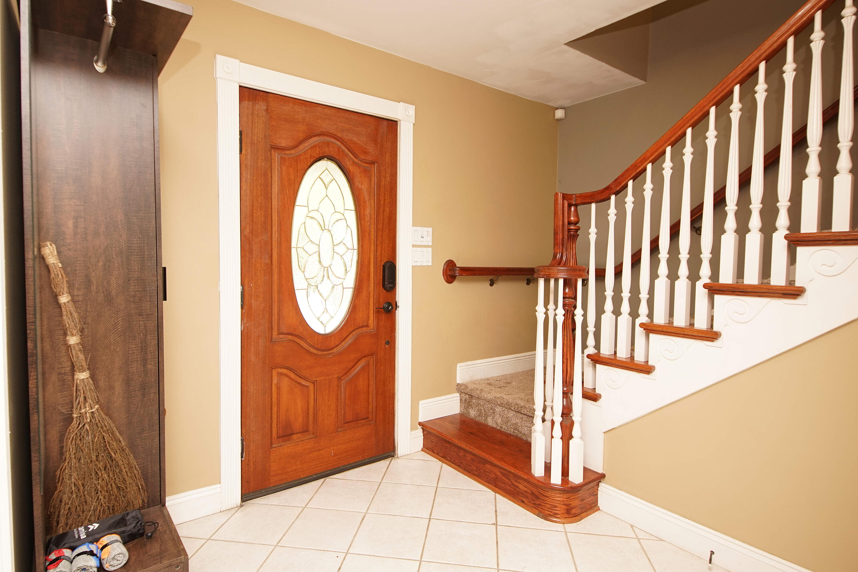 COUNTRY CLUB ESTATES - Residential Lease