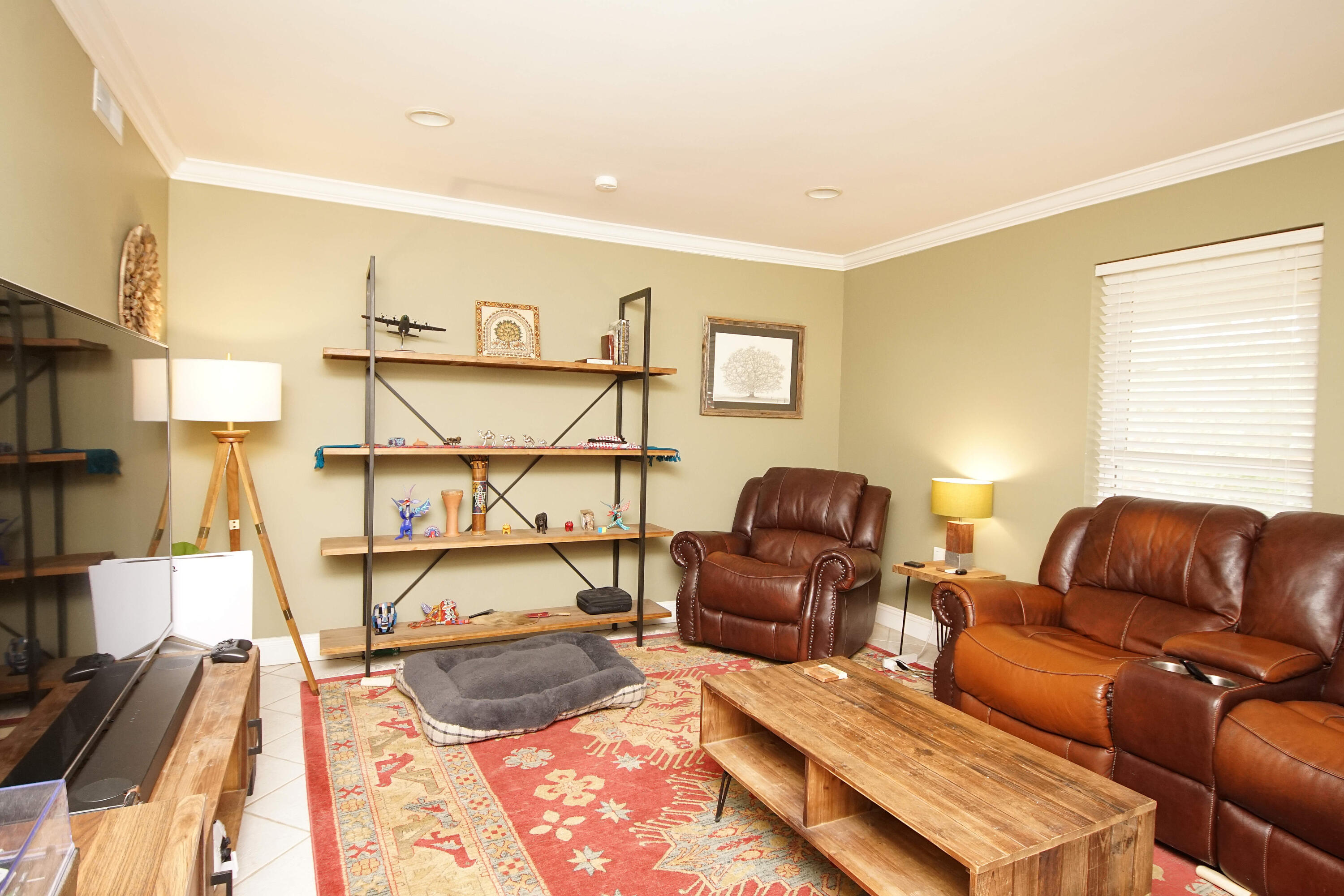 COUNTRY CLUB ESTATES - Residential Lease