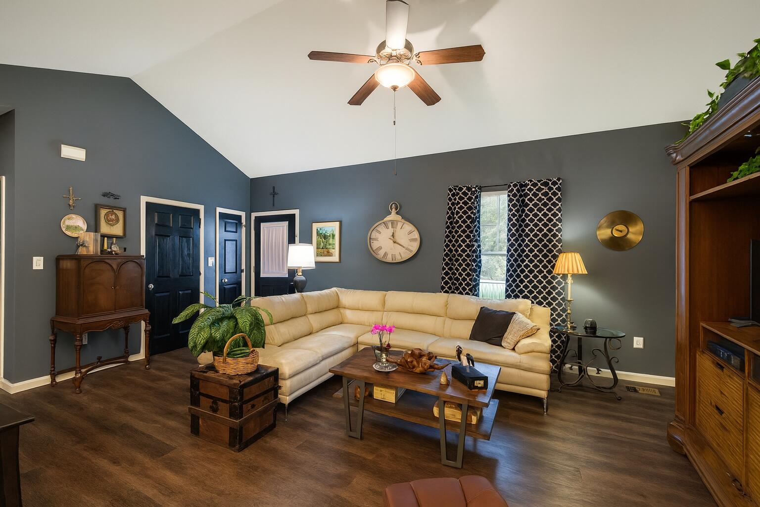 PINE TRACE - Residential