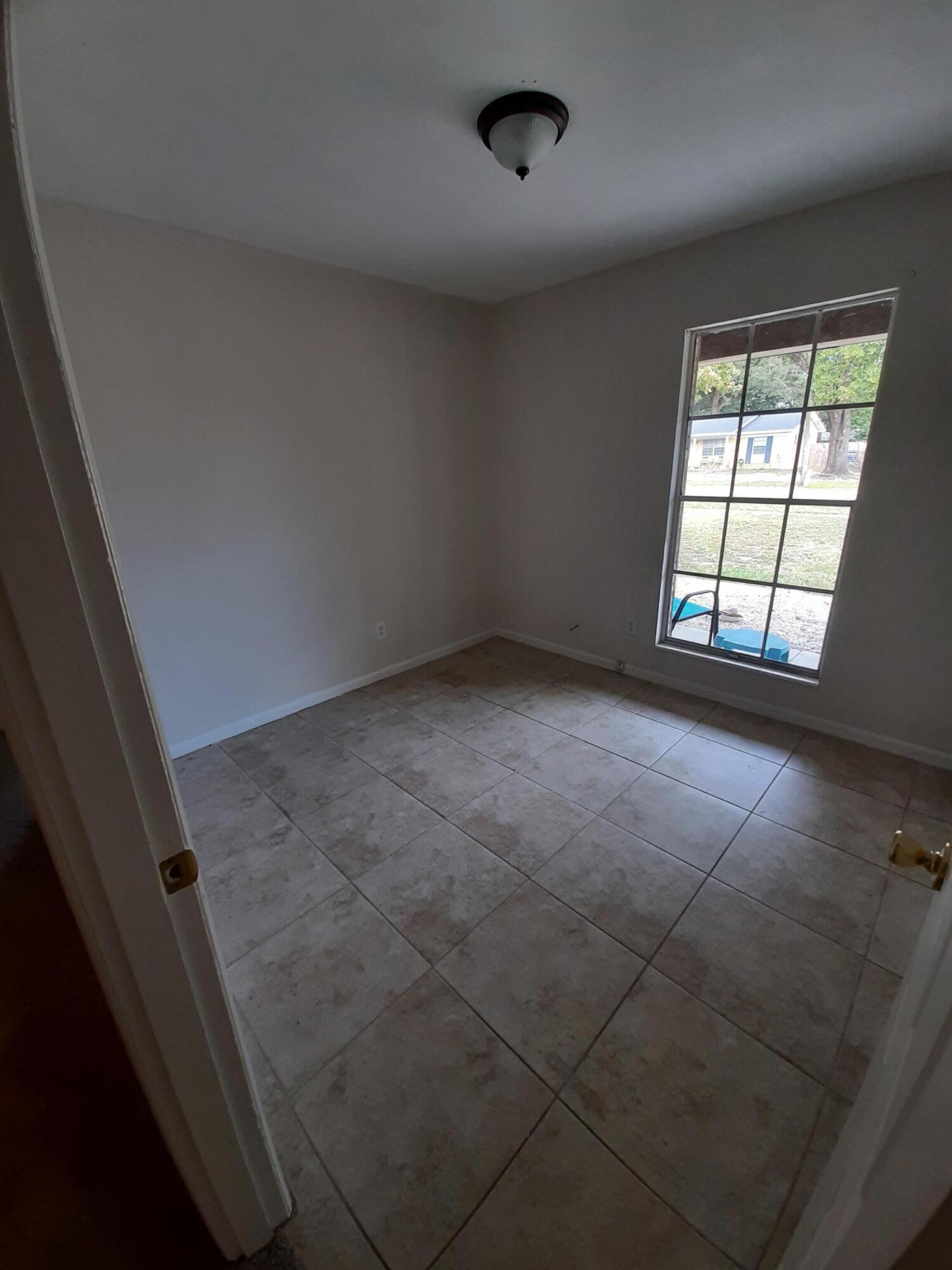 HOWARD S/D - Residential