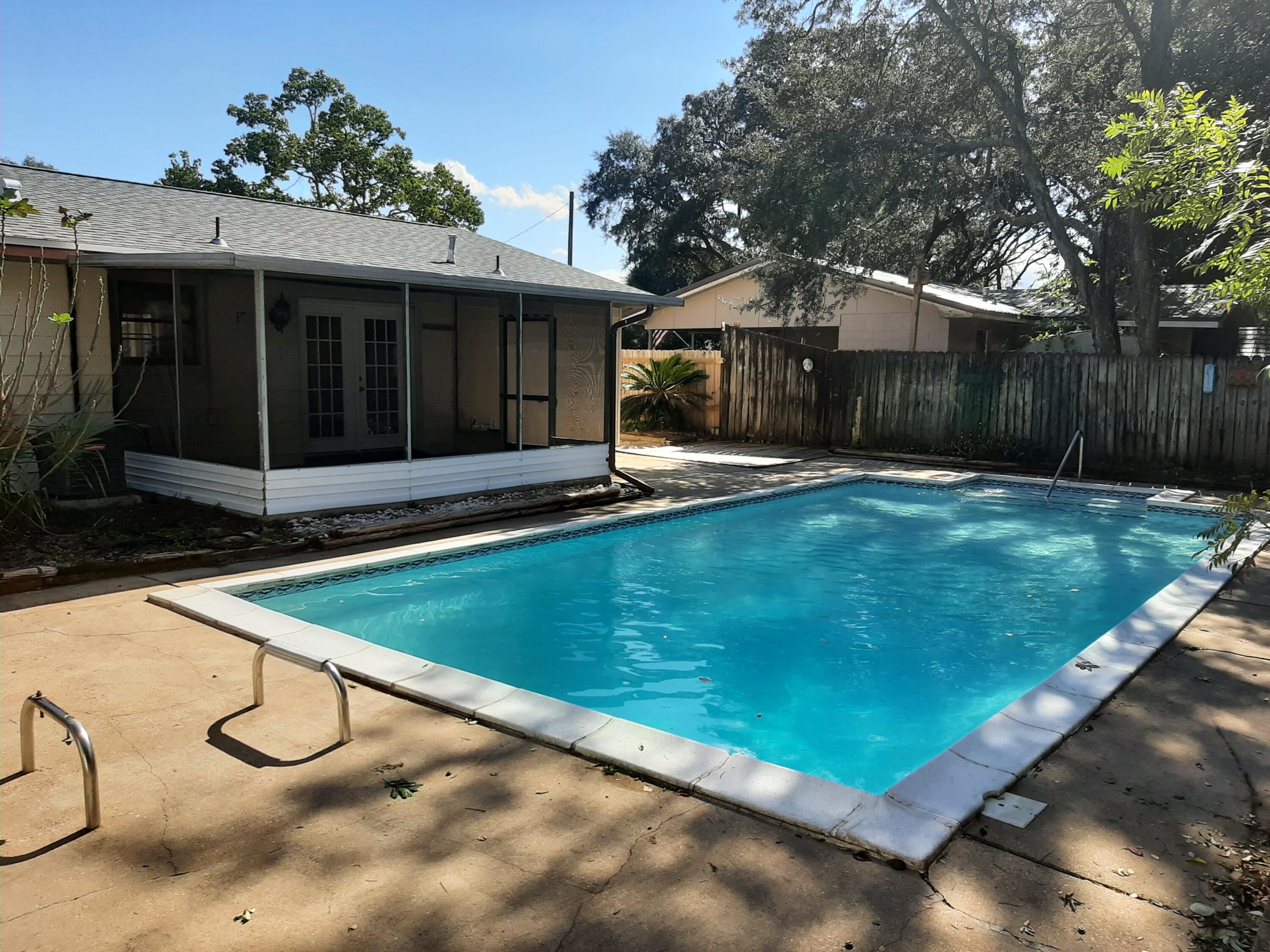 HOWARD S/D - Residential