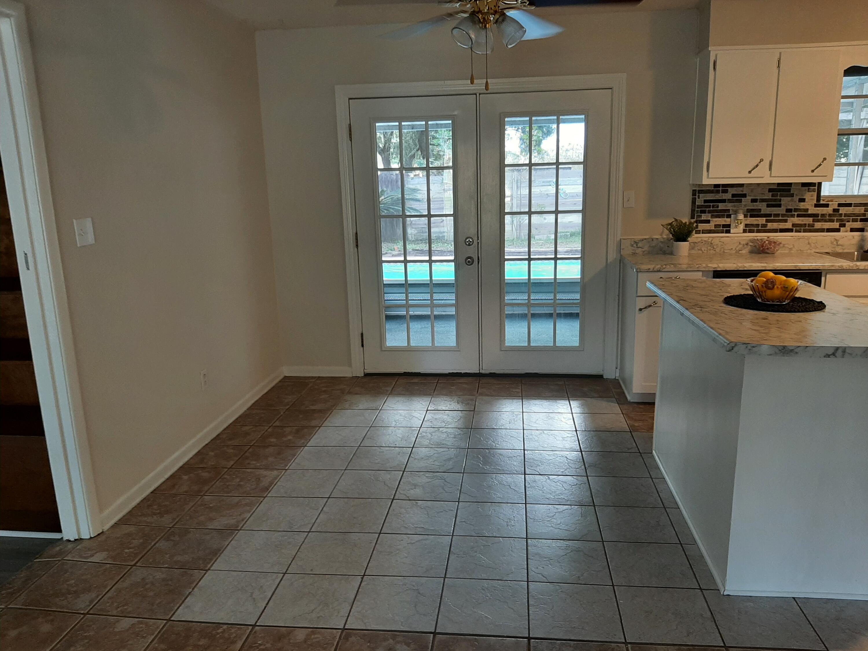 HOWARD S/D - Residential