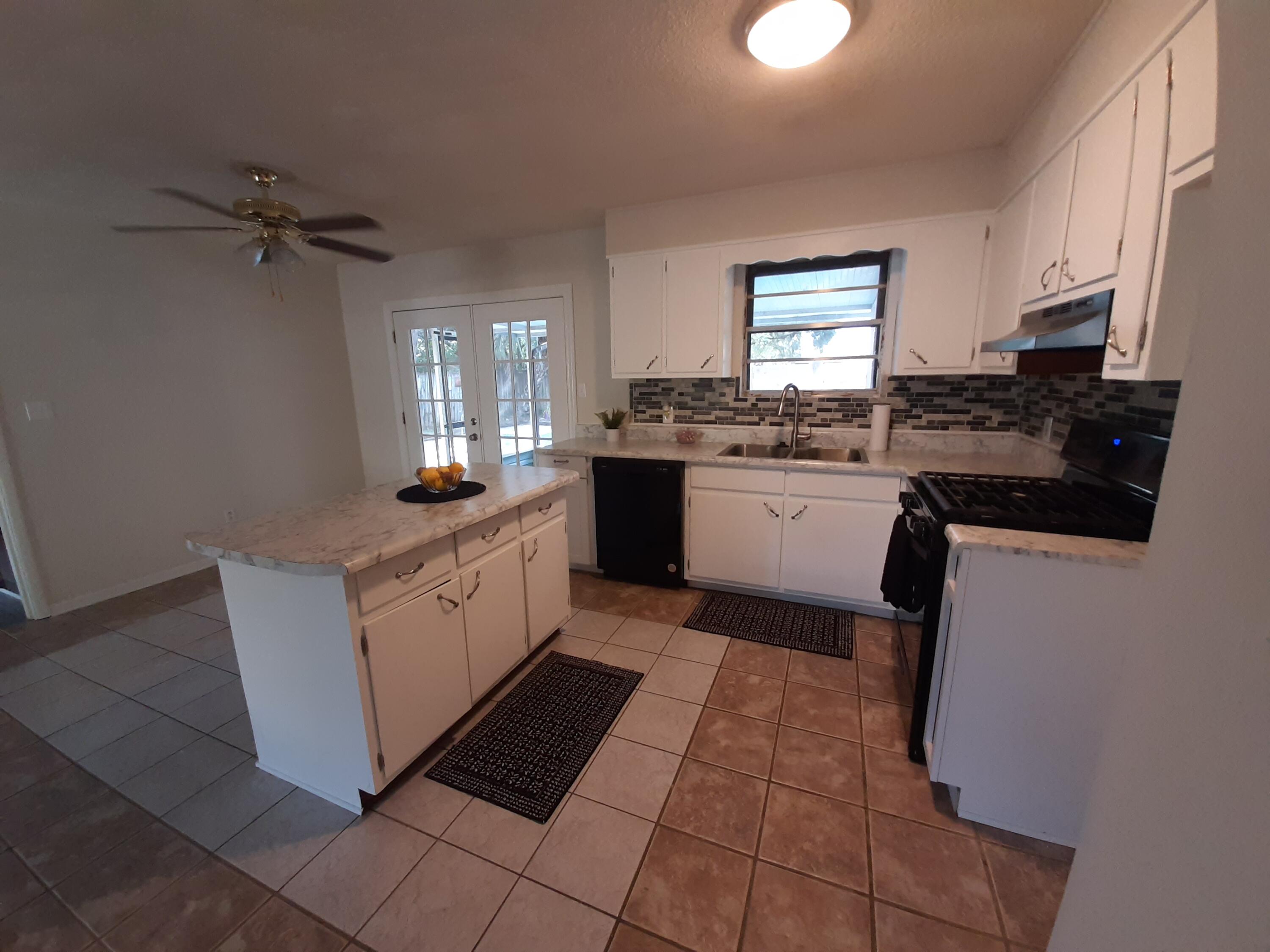 HOWARD S/D - Residential