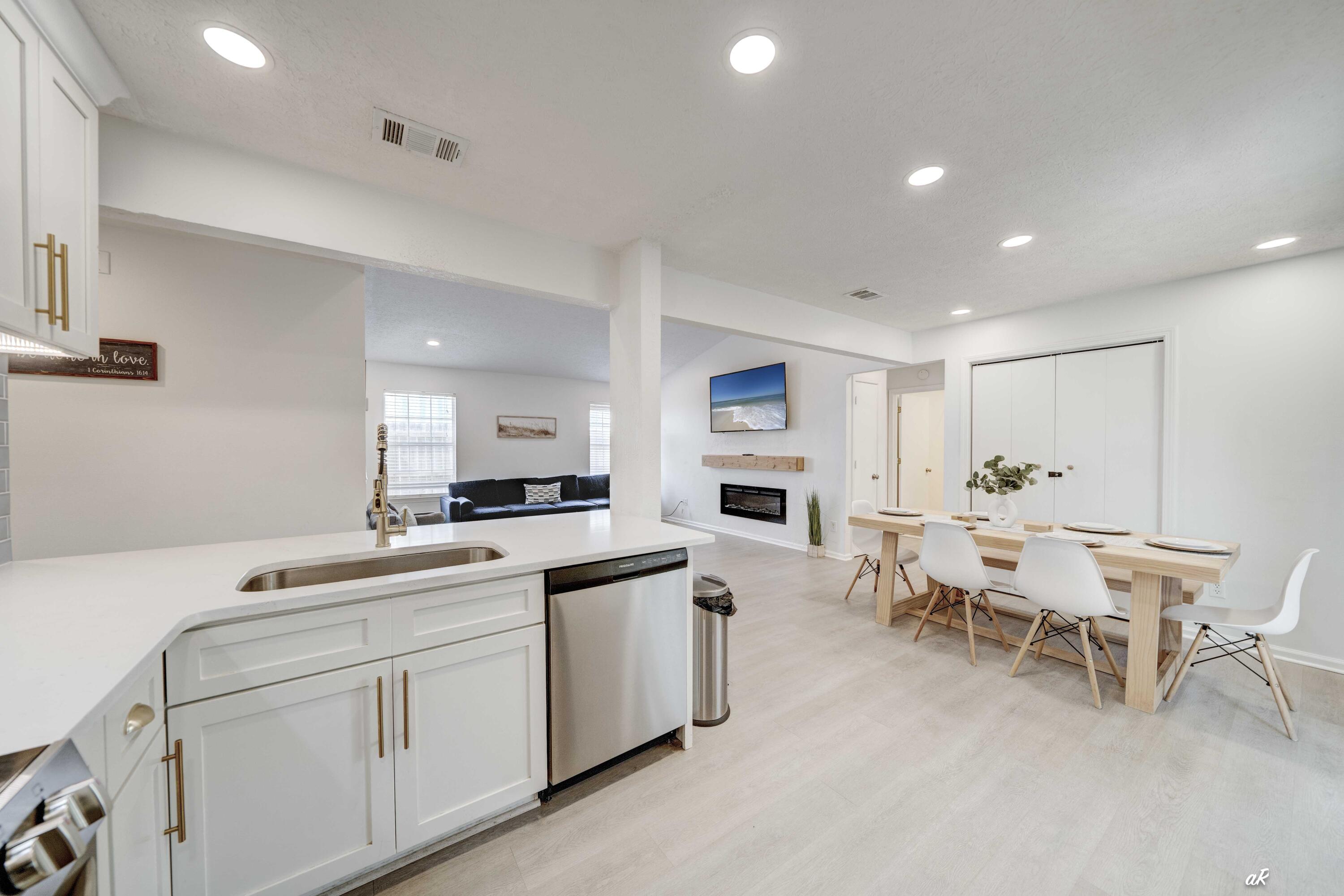 HOLIDAY BEACH UNIT 04 - Residential