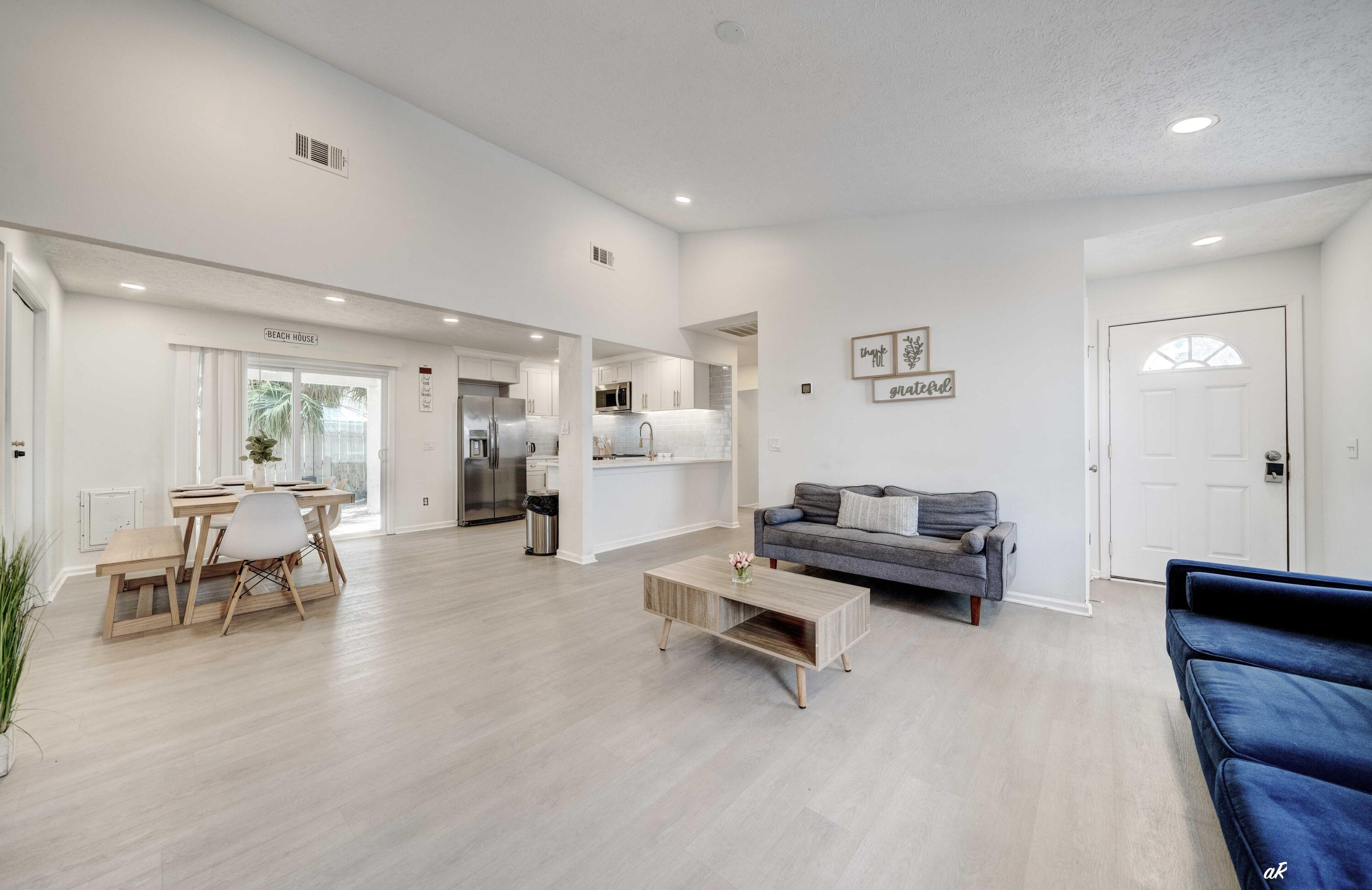 HOLIDAY BEACH UNIT 04 - Residential