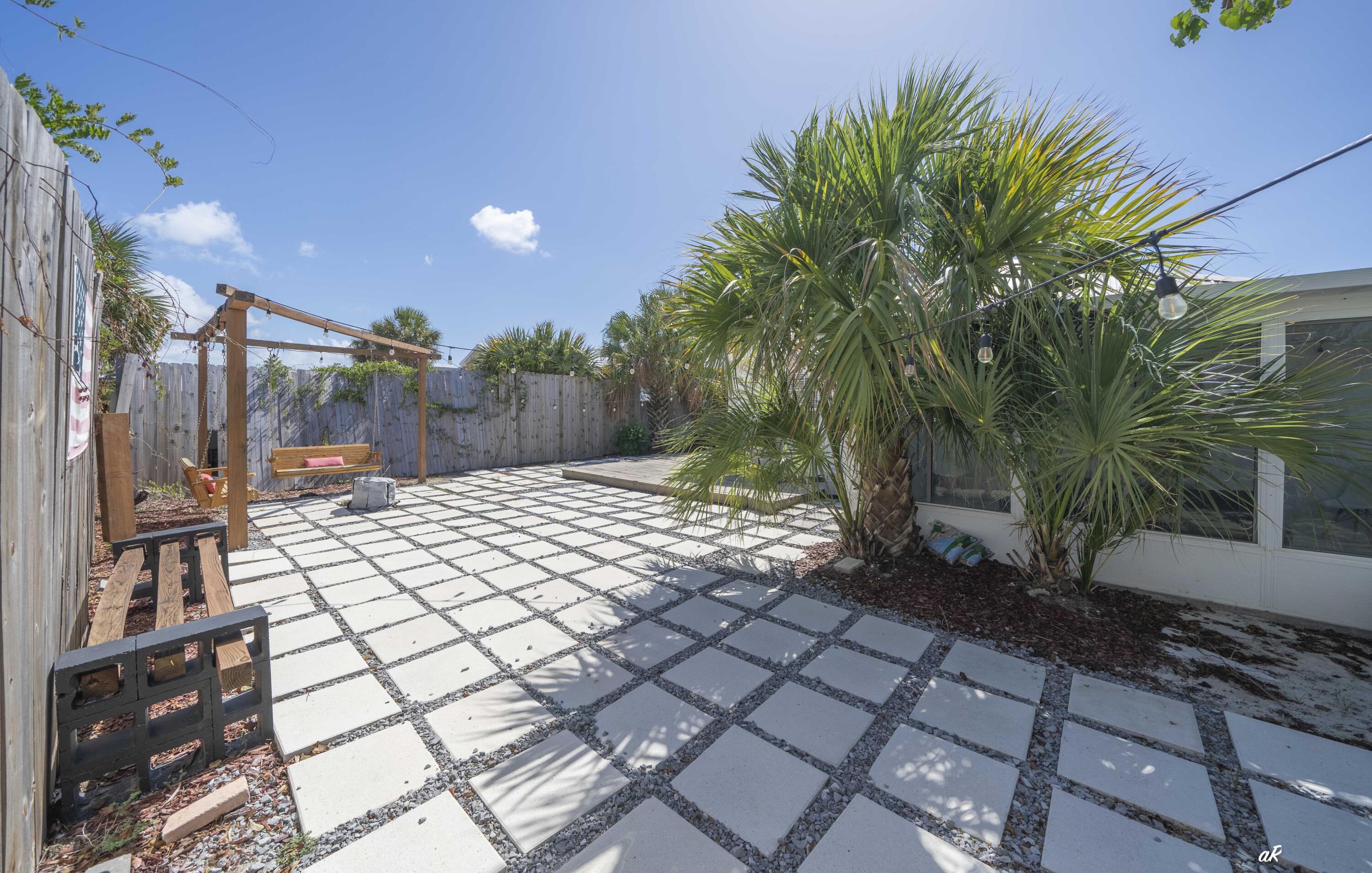 HOLIDAY BEACH UNIT 04 - Residential