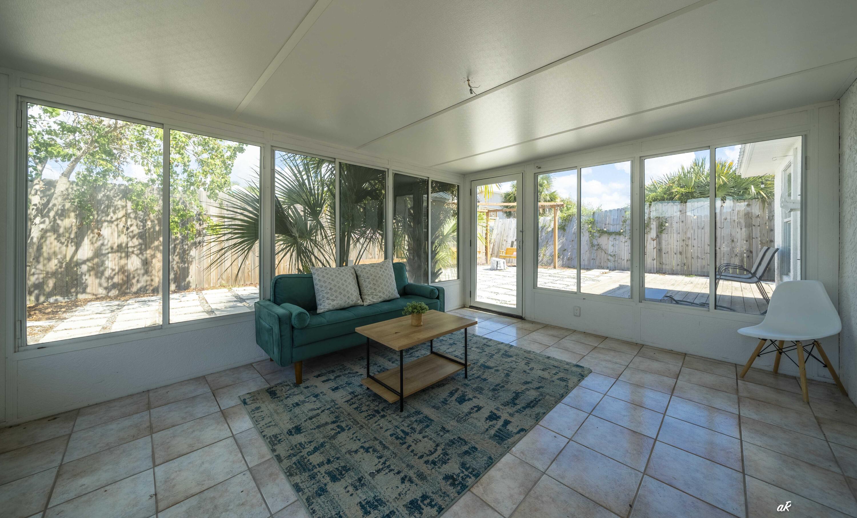 HOLIDAY BEACH UNIT 04 - Residential