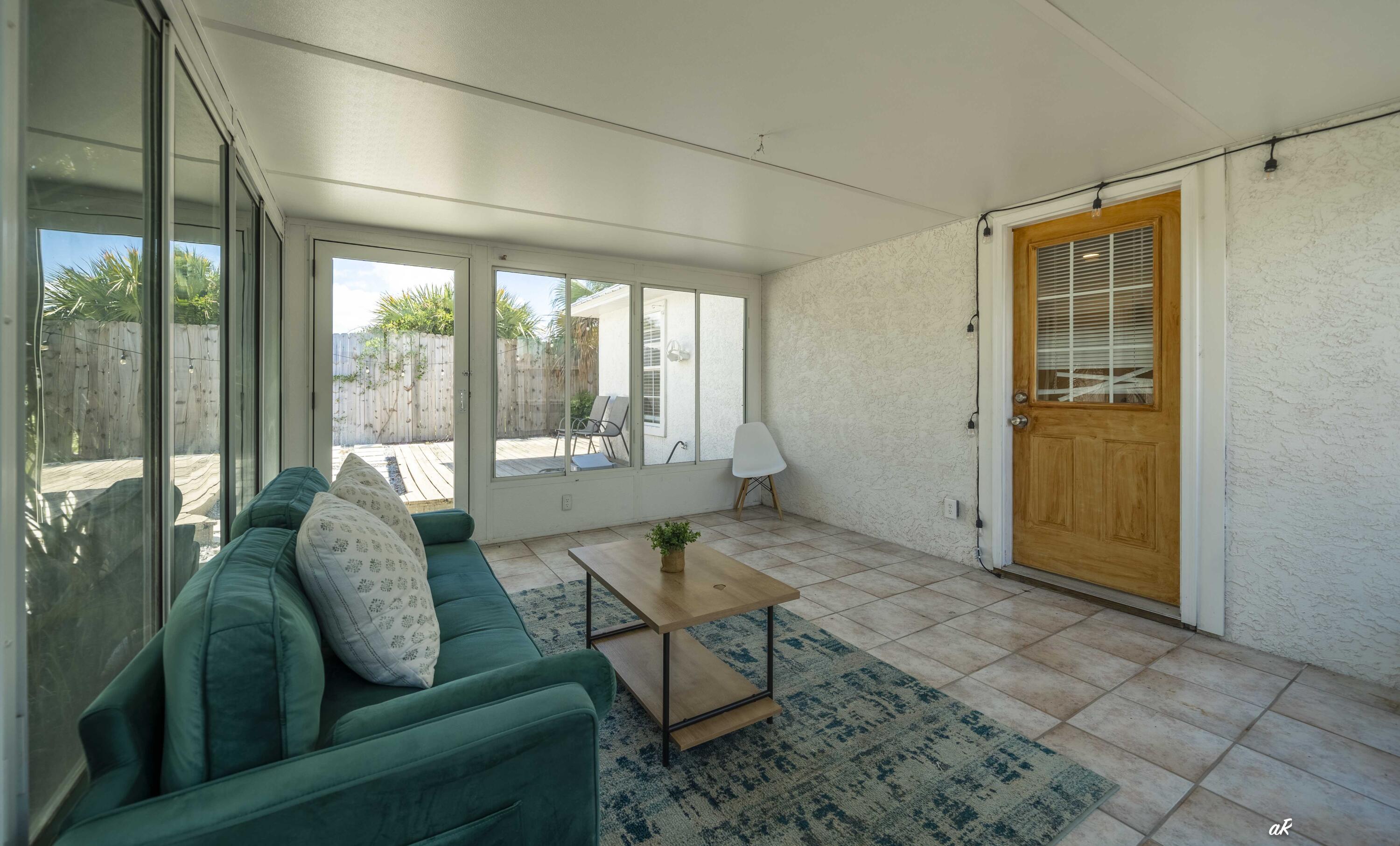HOLIDAY BEACH UNIT 04 - Residential
