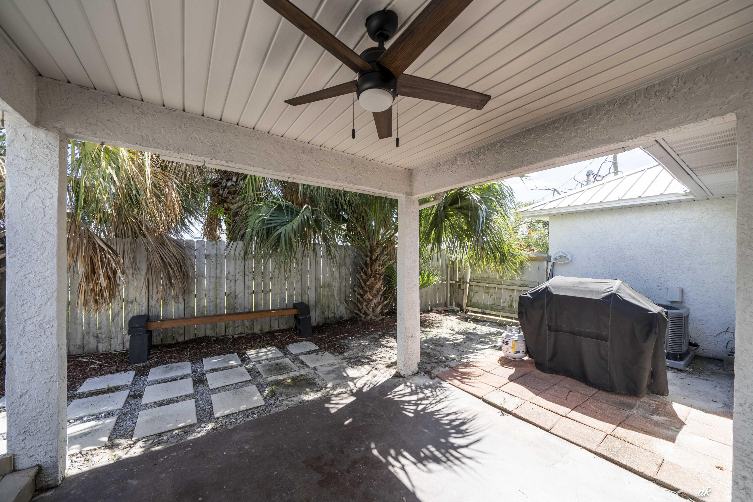 HOLIDAY BEACH UNIT 04 - Residential