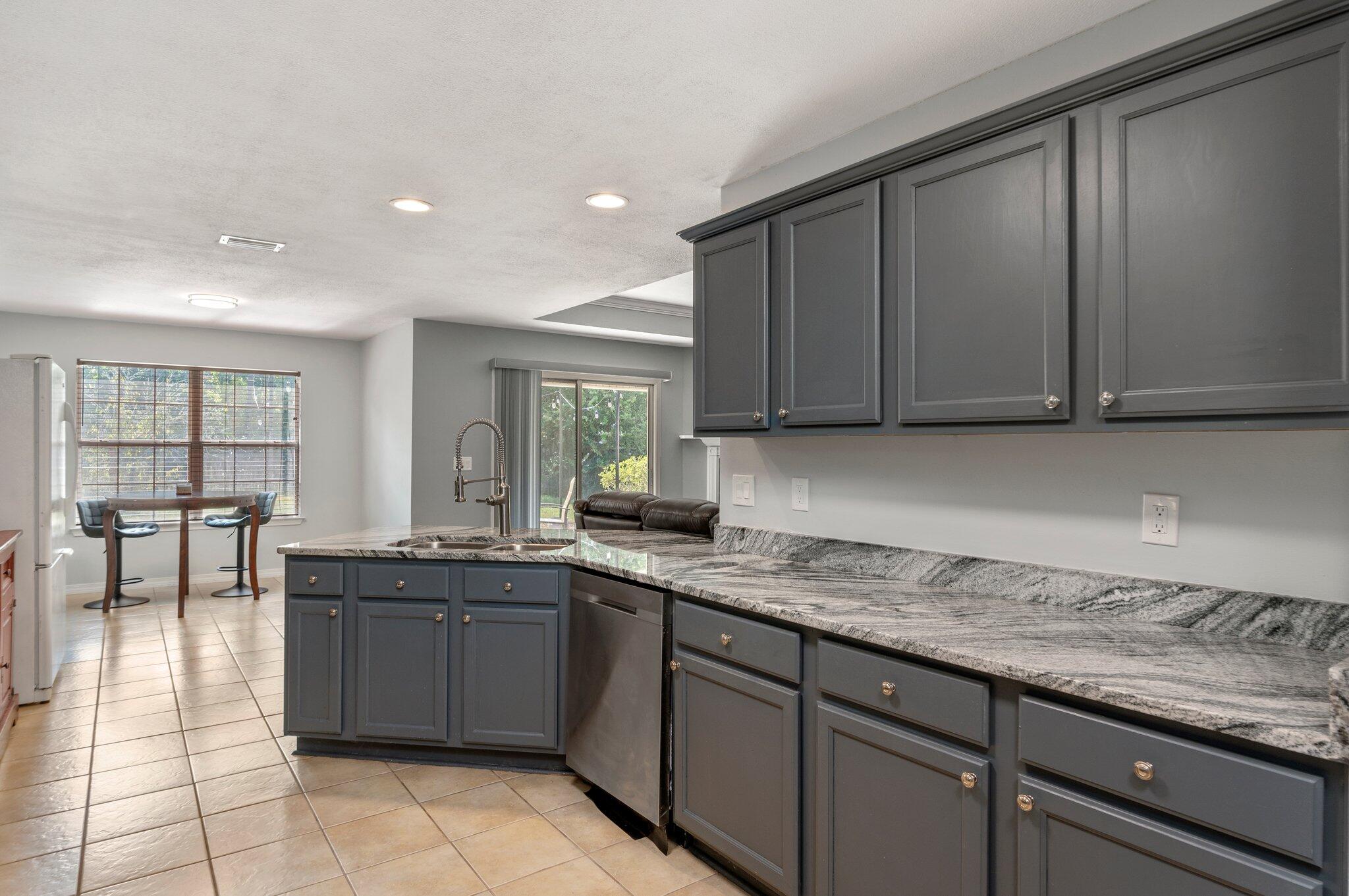 VILLA TASSO TOWN OF - Residential