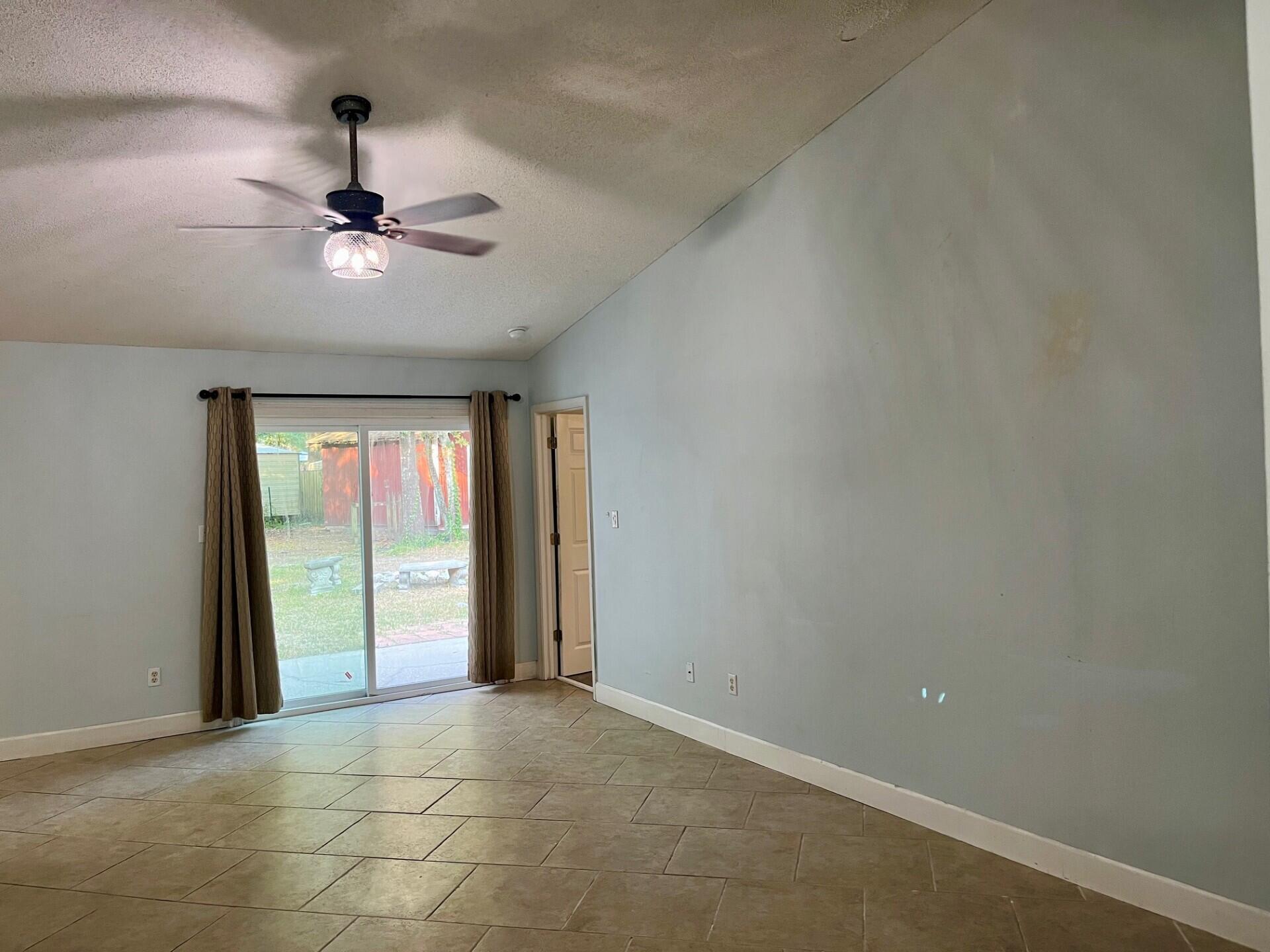 HOLLEY SHORES 1ST ADDN - Residential Lease