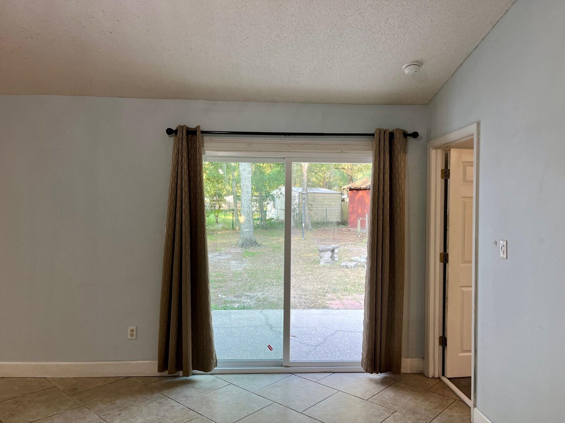 HOLLEY SHORES 1ST ADDN - Residential Lease
