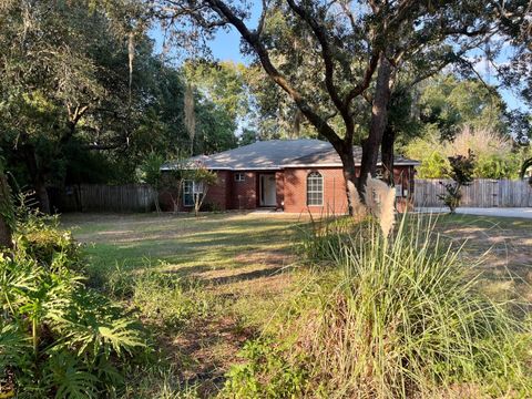 Photo of 3102 Lynn Drive, Navarre, FL 32566 (MLS # 985812)