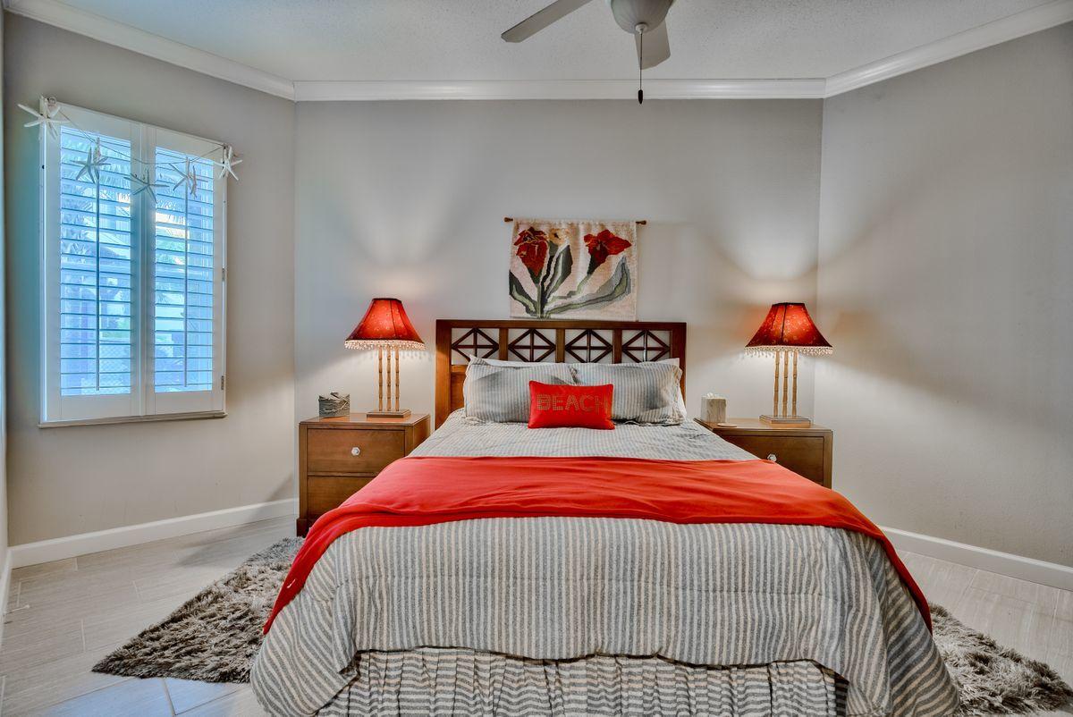 INN AT BLUE MOUNTAIN BEACH - Residential