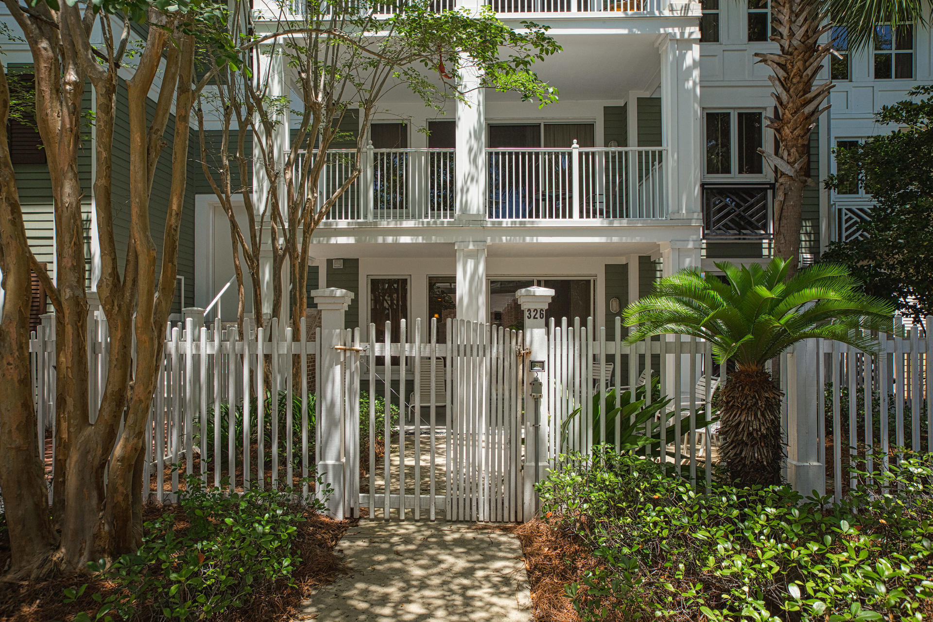 PILOT HOUSE - Residential