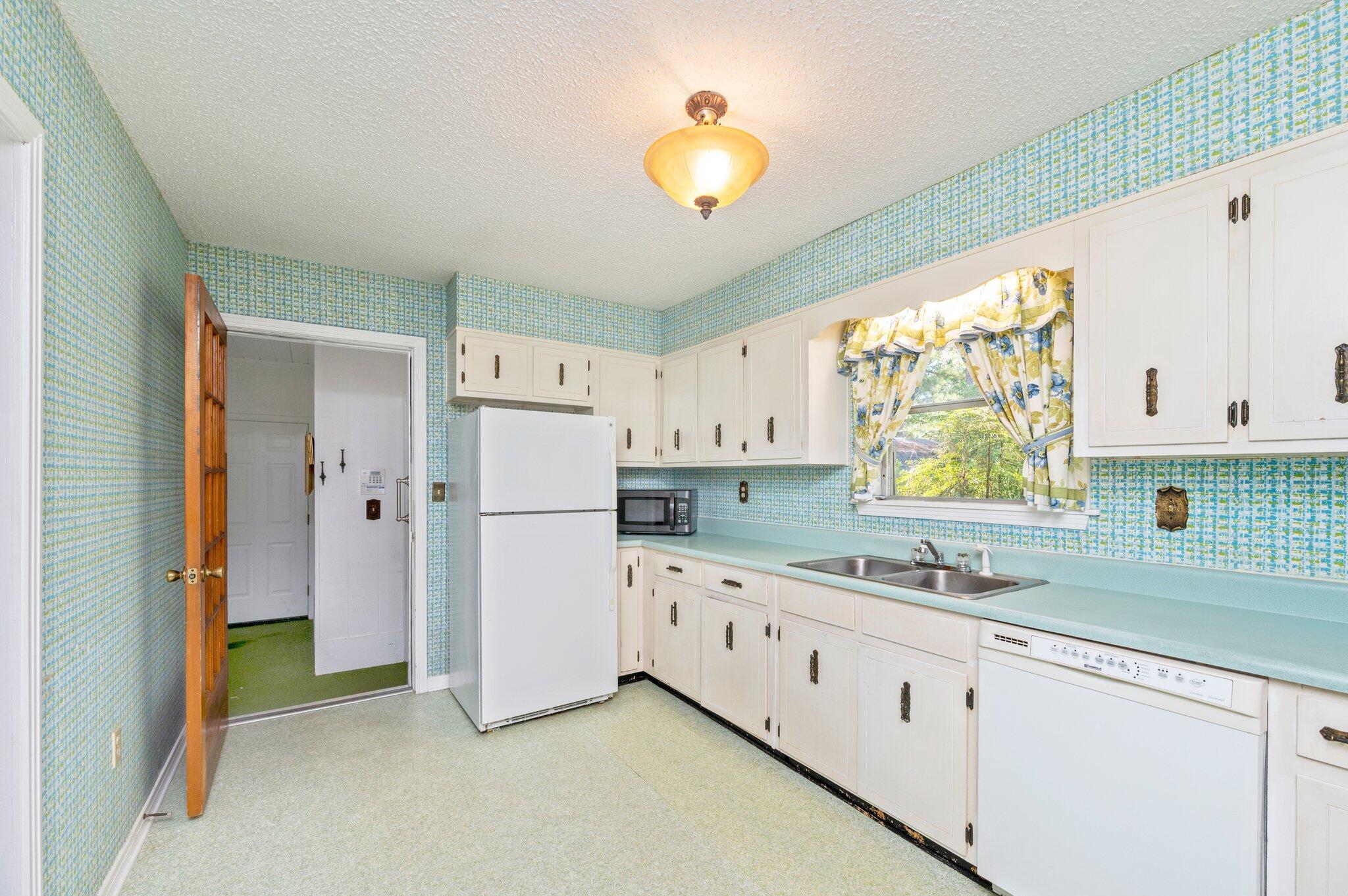 OAKLAWN - Residential Lease