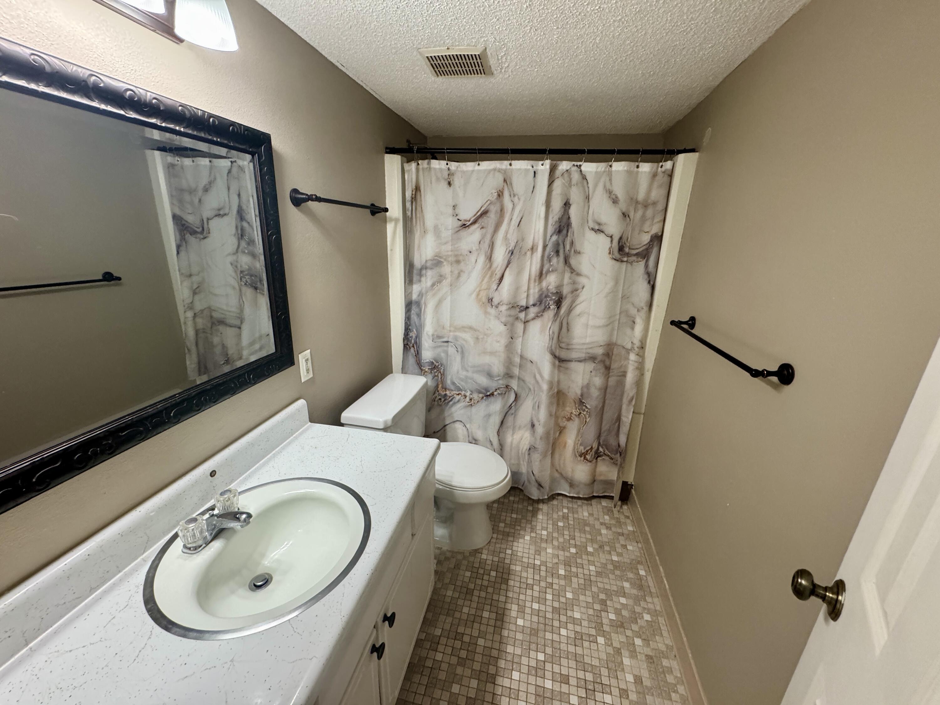 COLLEGE PARK CONDO - Residential Lease