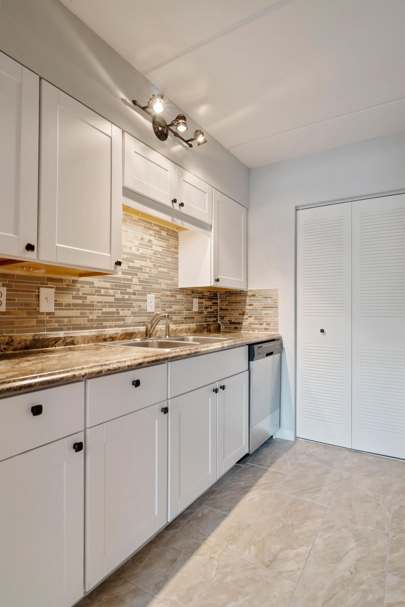 CEDARS CONDO - Residential